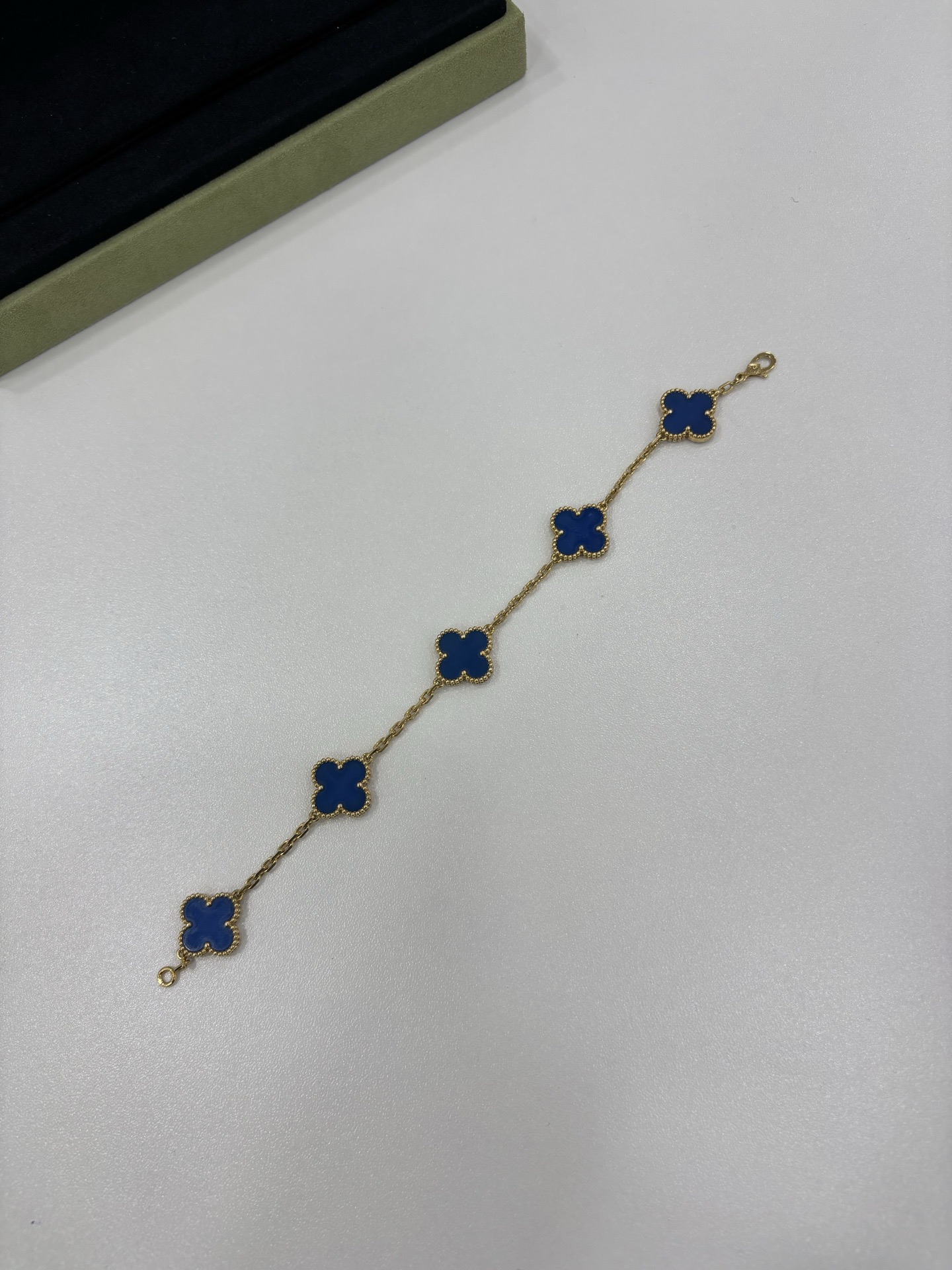 Pre-owned Van Cleef & Arpels 18K Alhambra Product Code: 26032702