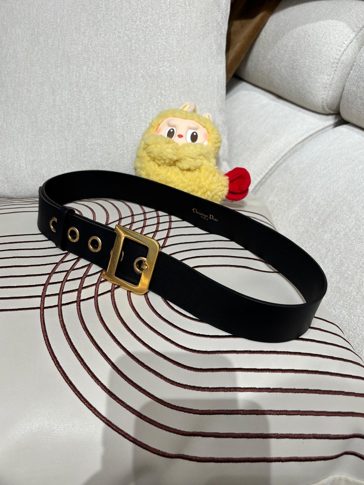 Dior Belt 黑色D扣 100%Authentic, 98%New 