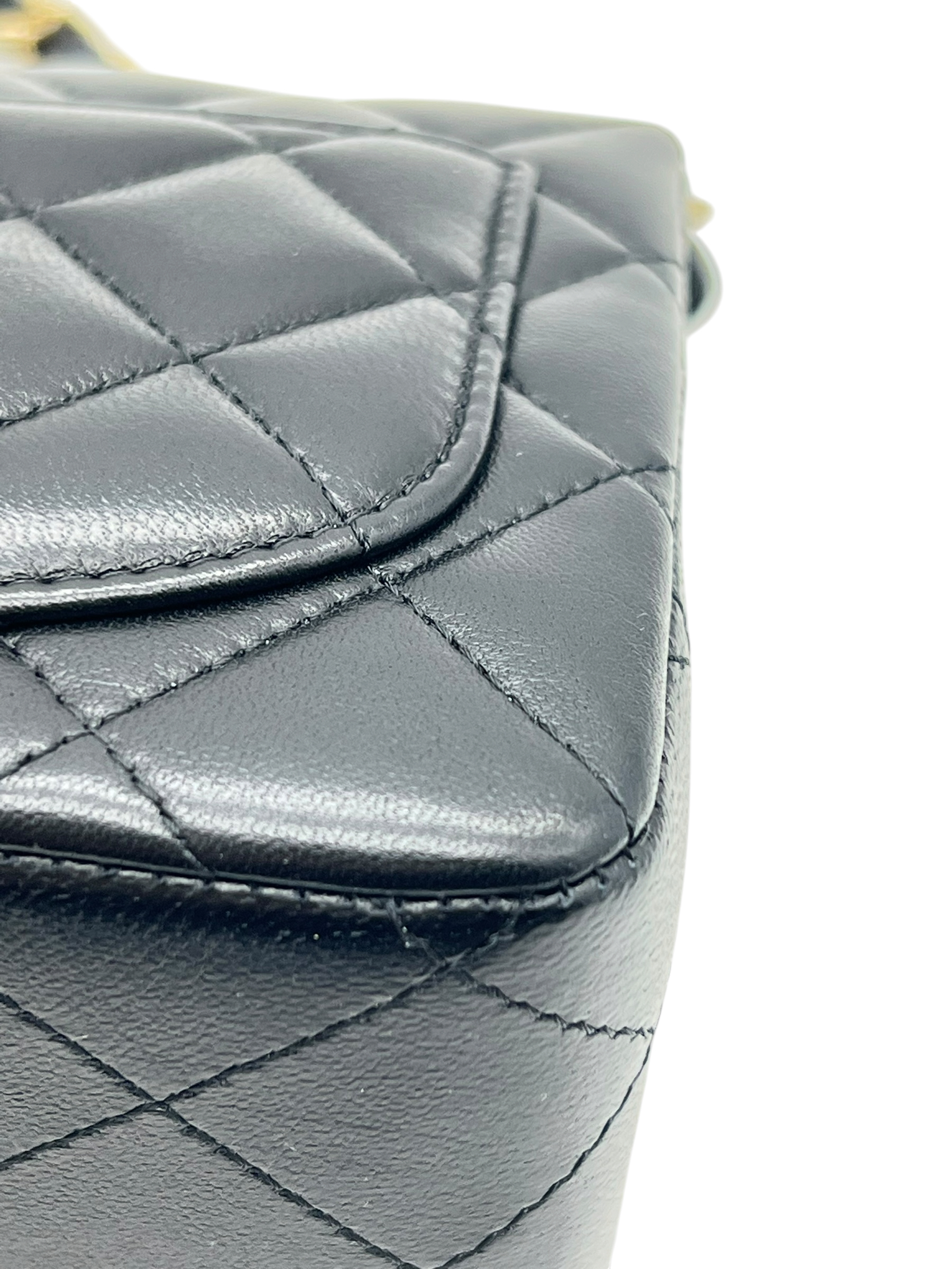 Pre-Owned CHANEL Mini Classic Flap Bg / Product Code: 26052804a