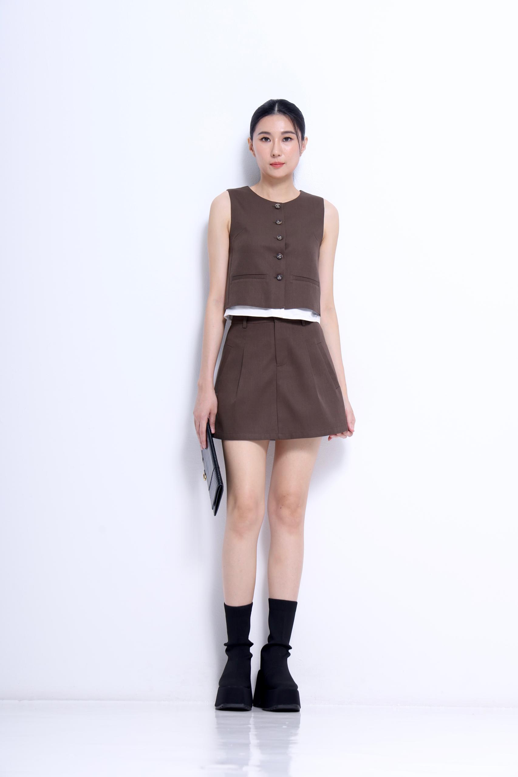 CB2778 Sleeveless Button Front Blouse