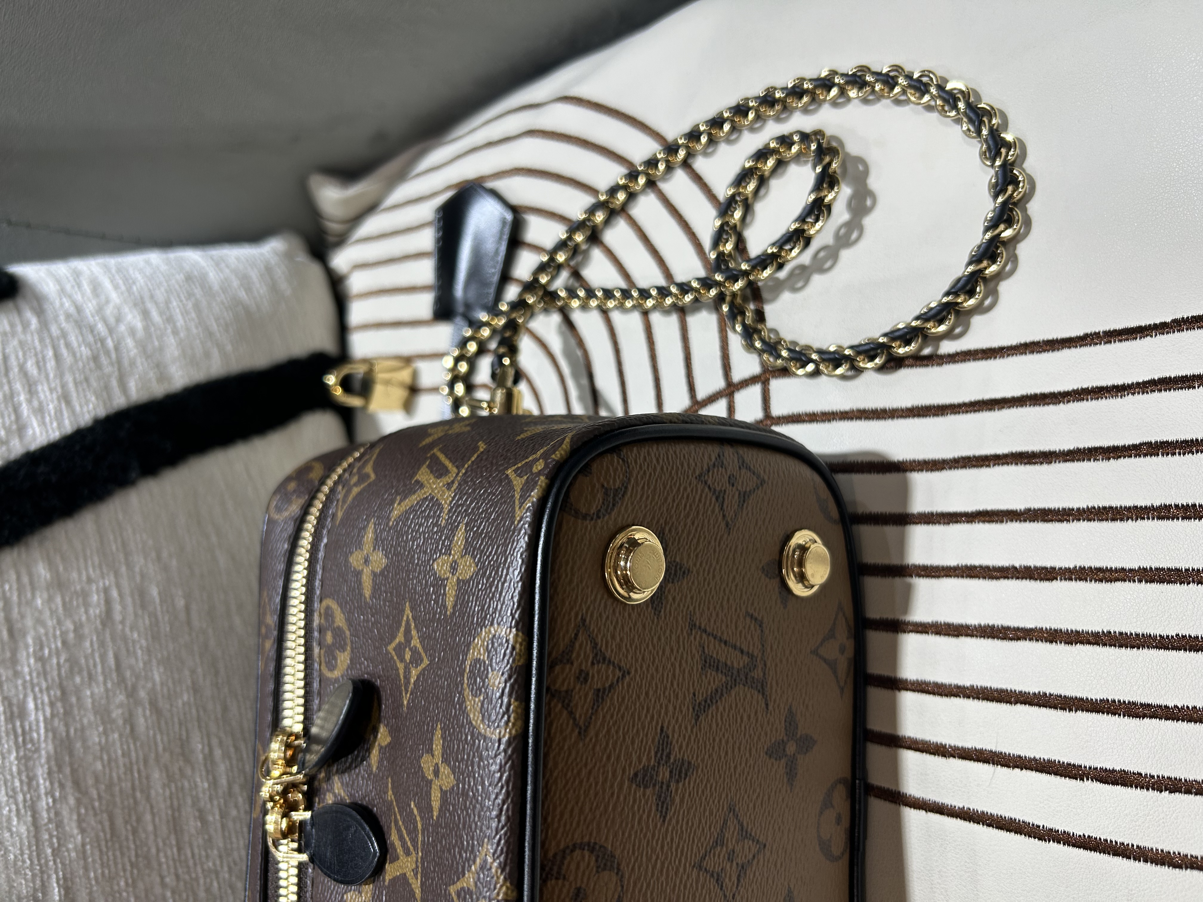 LV Vanity pm 100%Authentic, 98%New ✅NFC✅Key Lock ✅Dust bag