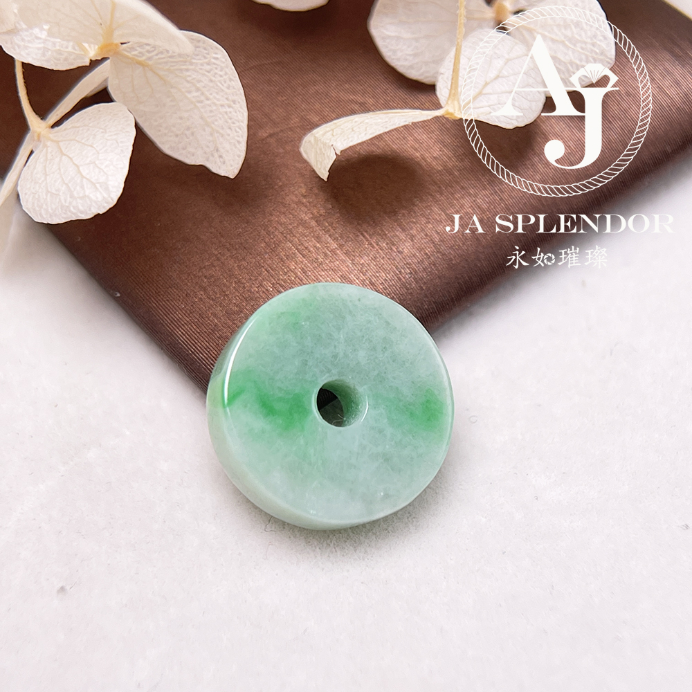 JN-3153 天然翡翠A玉 飄綠圓柱形小平安扣