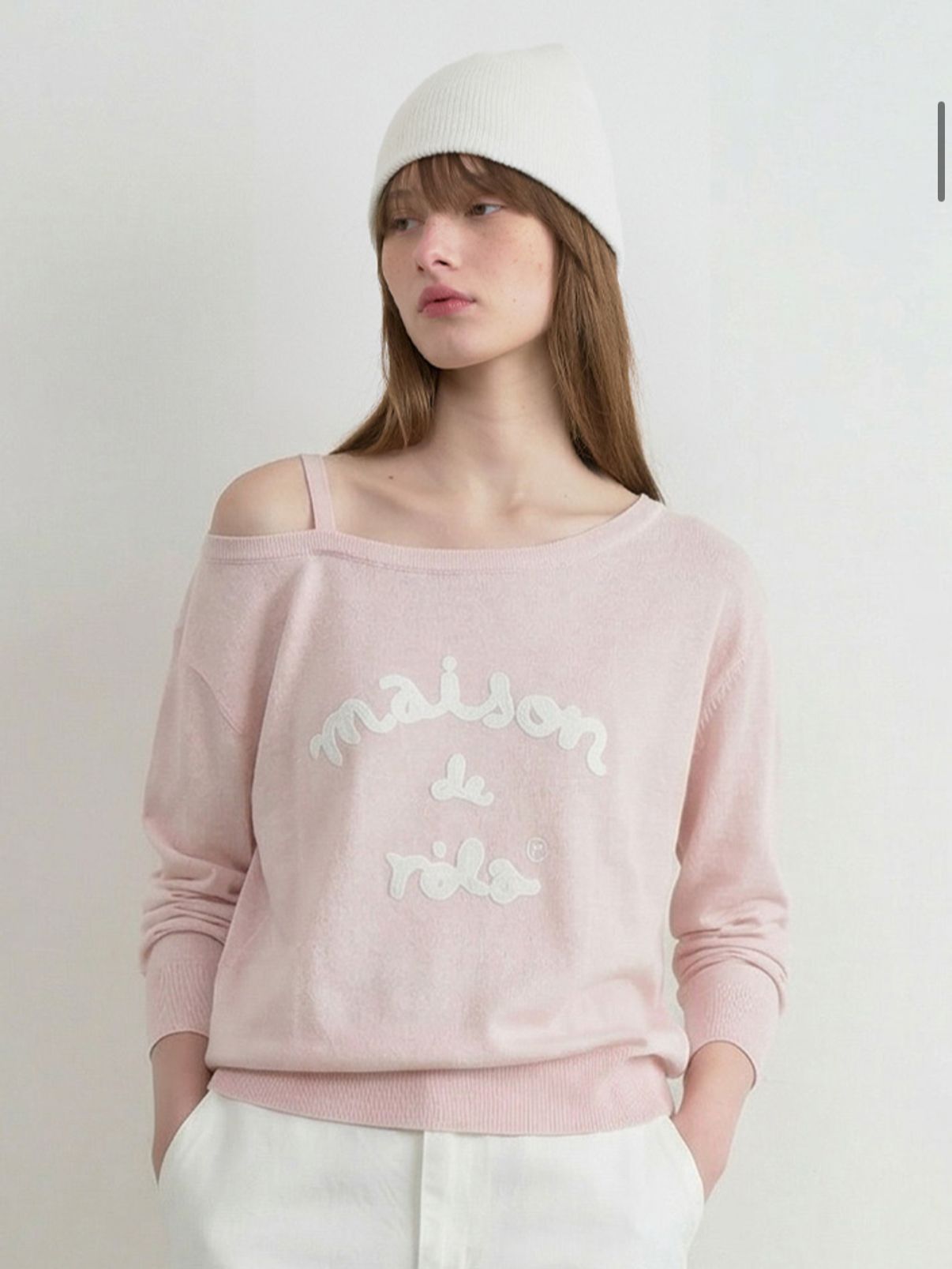 🎀Rolarola 🎀 MAISON DE ROLA EMBROIDERY OFF SHOULDER KNIT 張元英同款 原價89000won 獨家折扣優惠 White / pink / charcoal Free size
