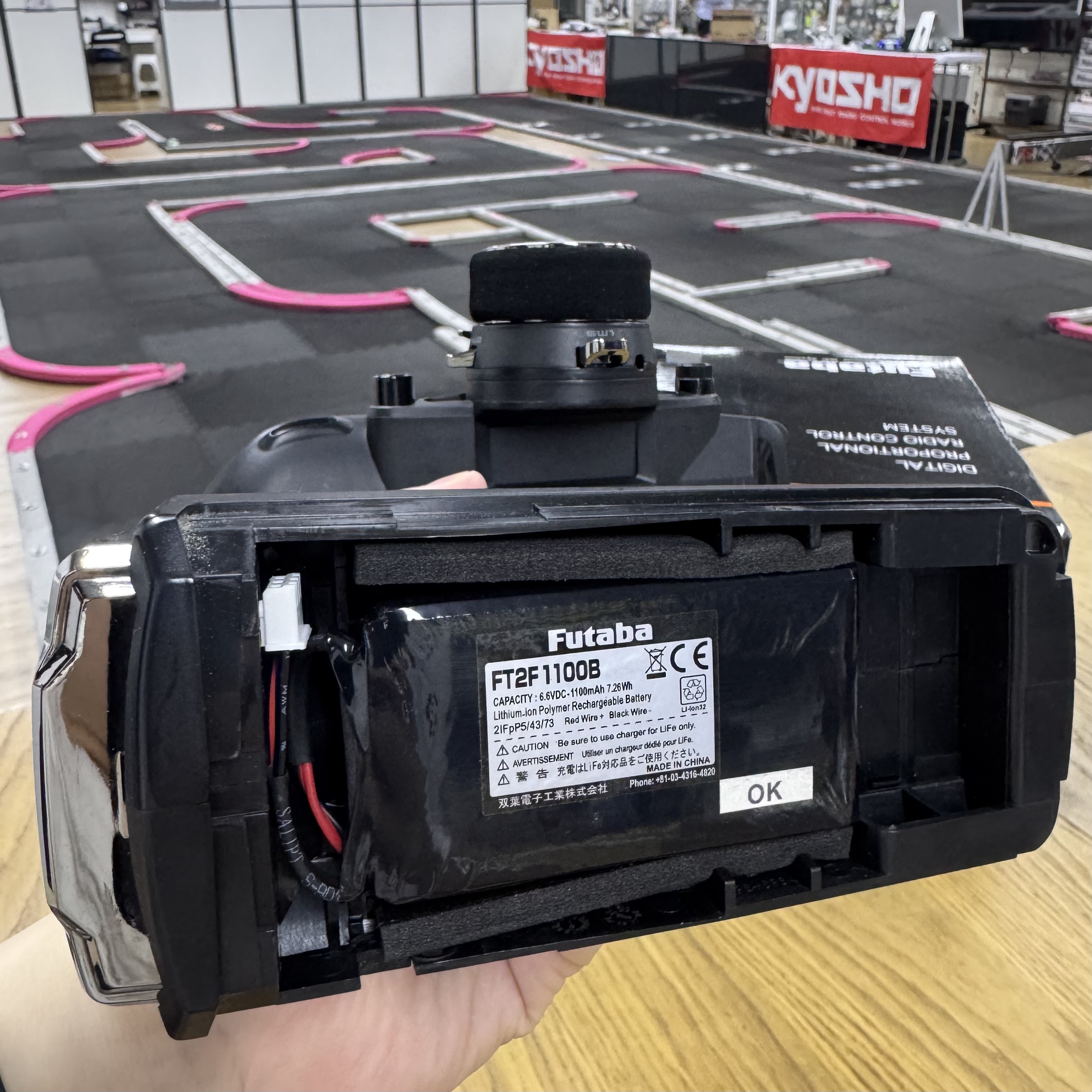 Futaba 10PX 2.4GHz T-FHSS 7-Channel Transmitter (中古Refurbished products)