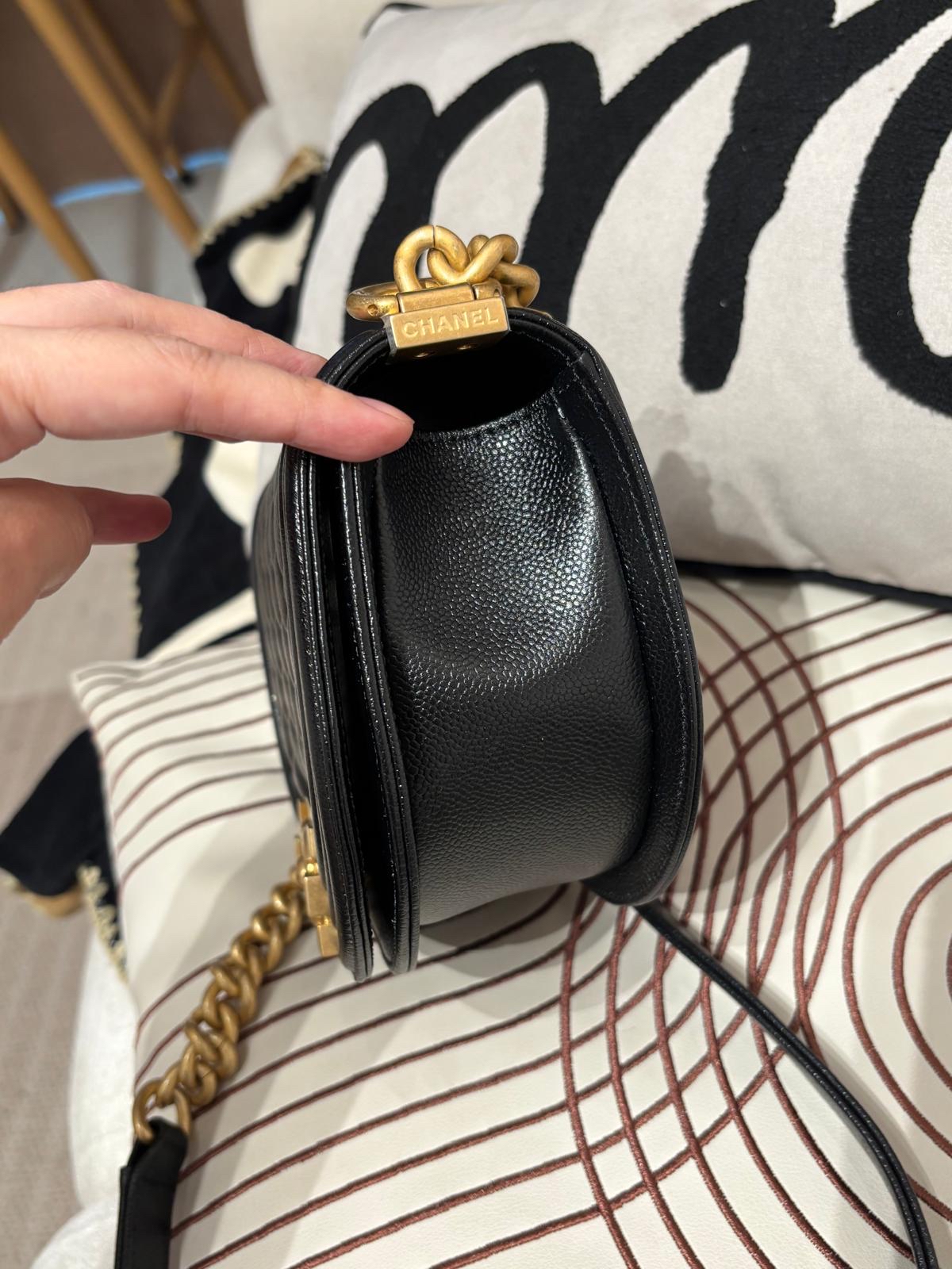 Chanel Boy Chain Shoulder Bag AS3186 黑色粒紋牛皮半圓boy 100%Authentic, 98%new ✅晶片✅防塵袋✅盒
