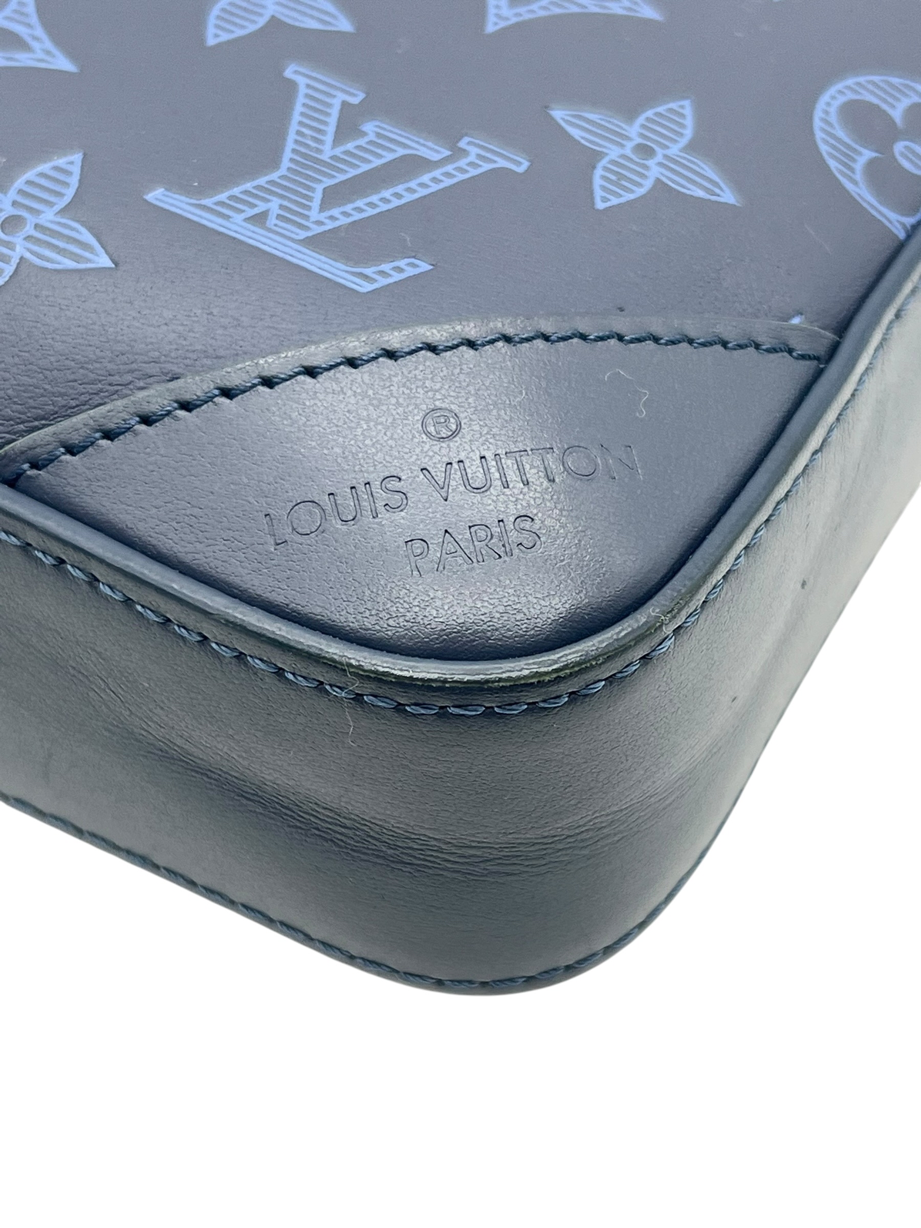 Pre-Owned LV Monogram Shadow Duo Messenger / Product Code: 26061303
