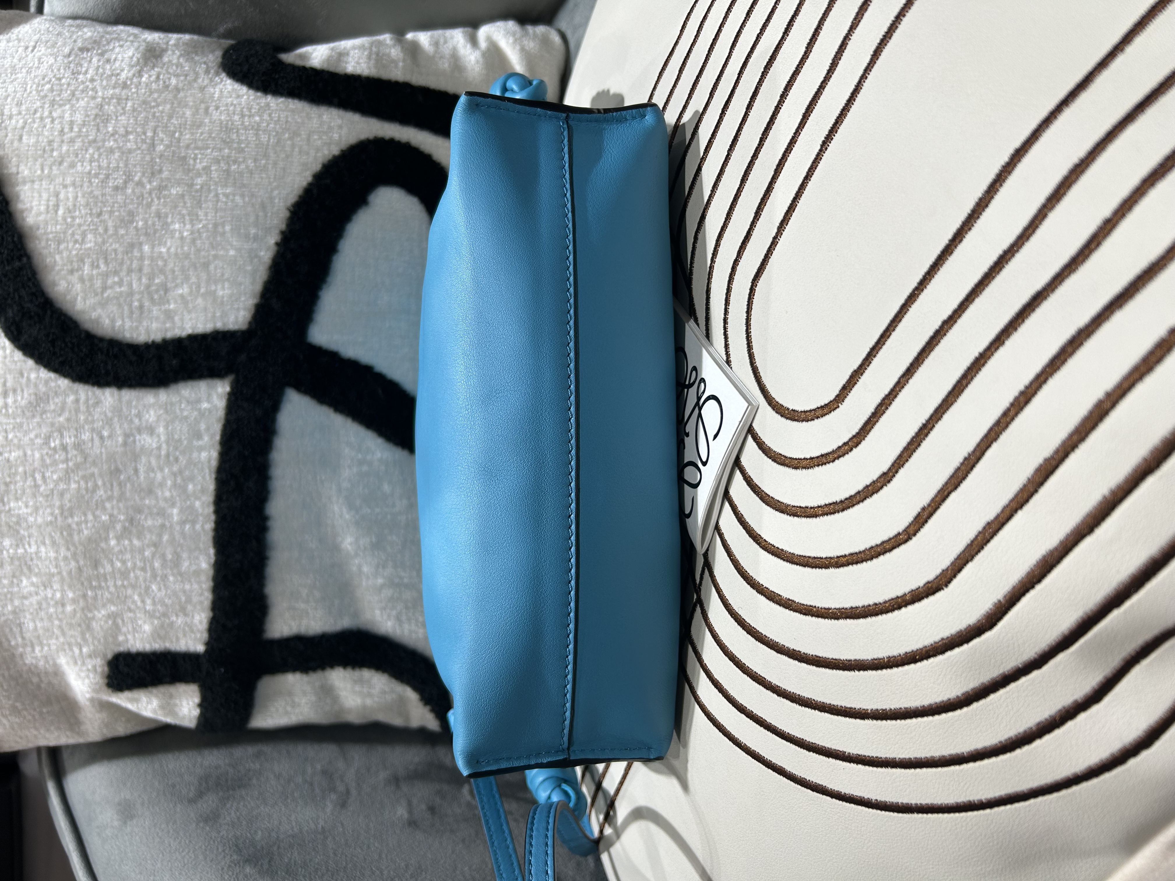 LOEWE Flamenco Small Shoulder Bag calfskin  100%Authentic ,98%new ✅Dust bag ✅booklet 