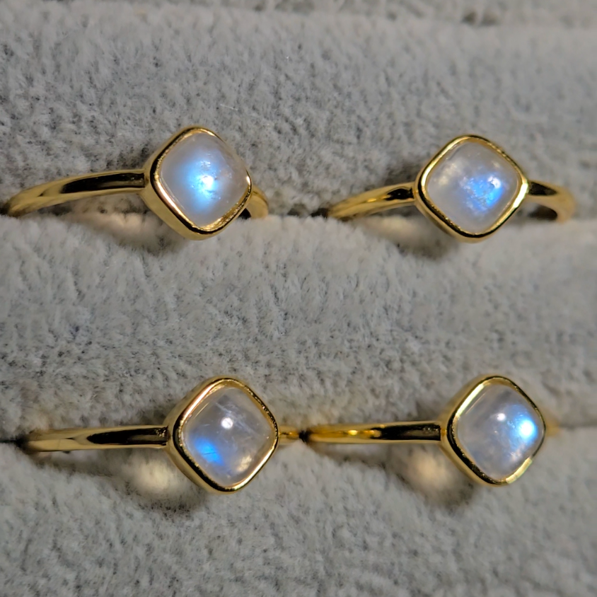 White moonstone rings with blue flash in adjustable sterling silver - SM636