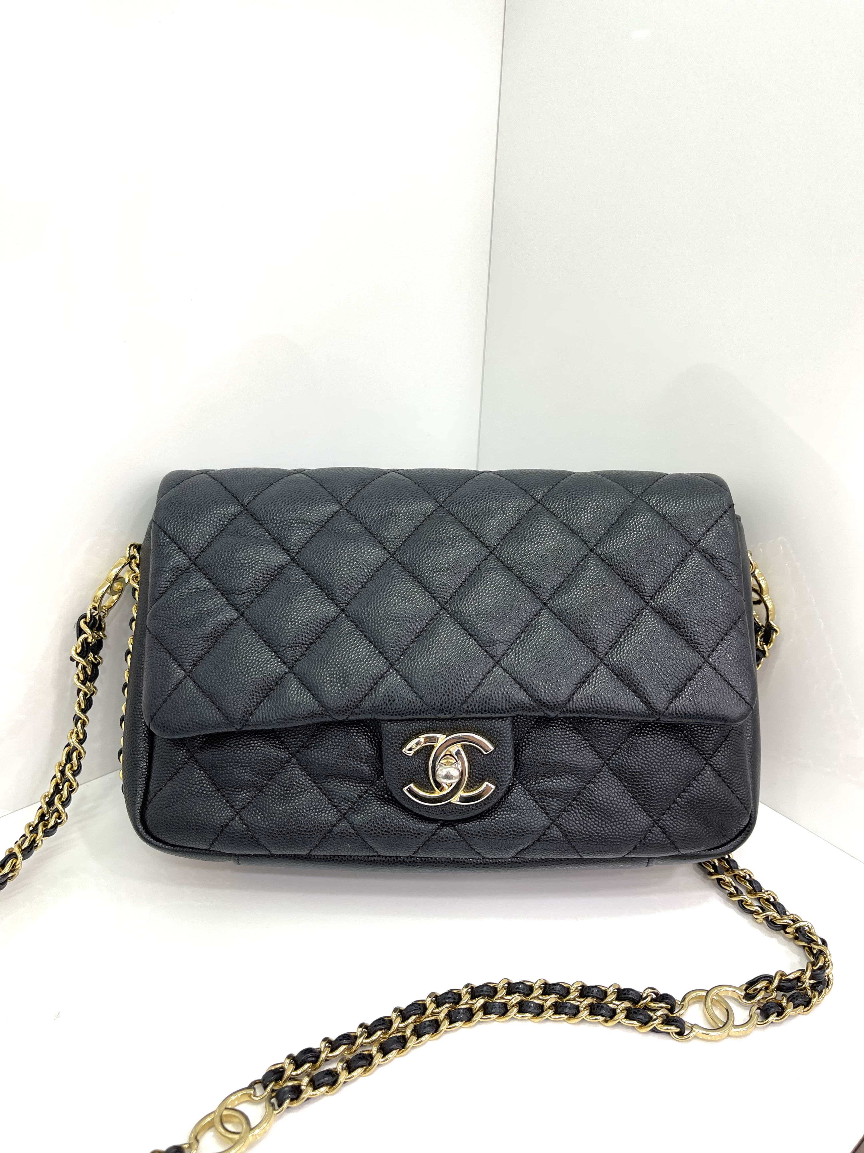 Pre-owned Chanel Chain Shoulder Bag Matelasse Caviar Skin Black