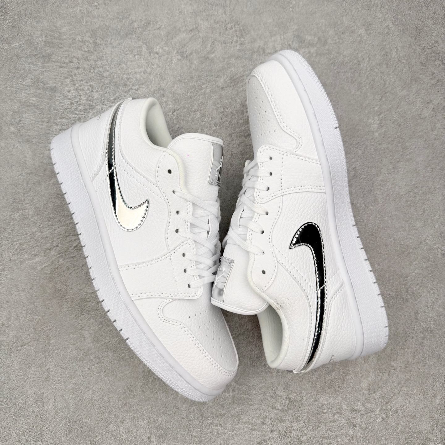 Nike Air Jordan 1 Low IQ9381-100