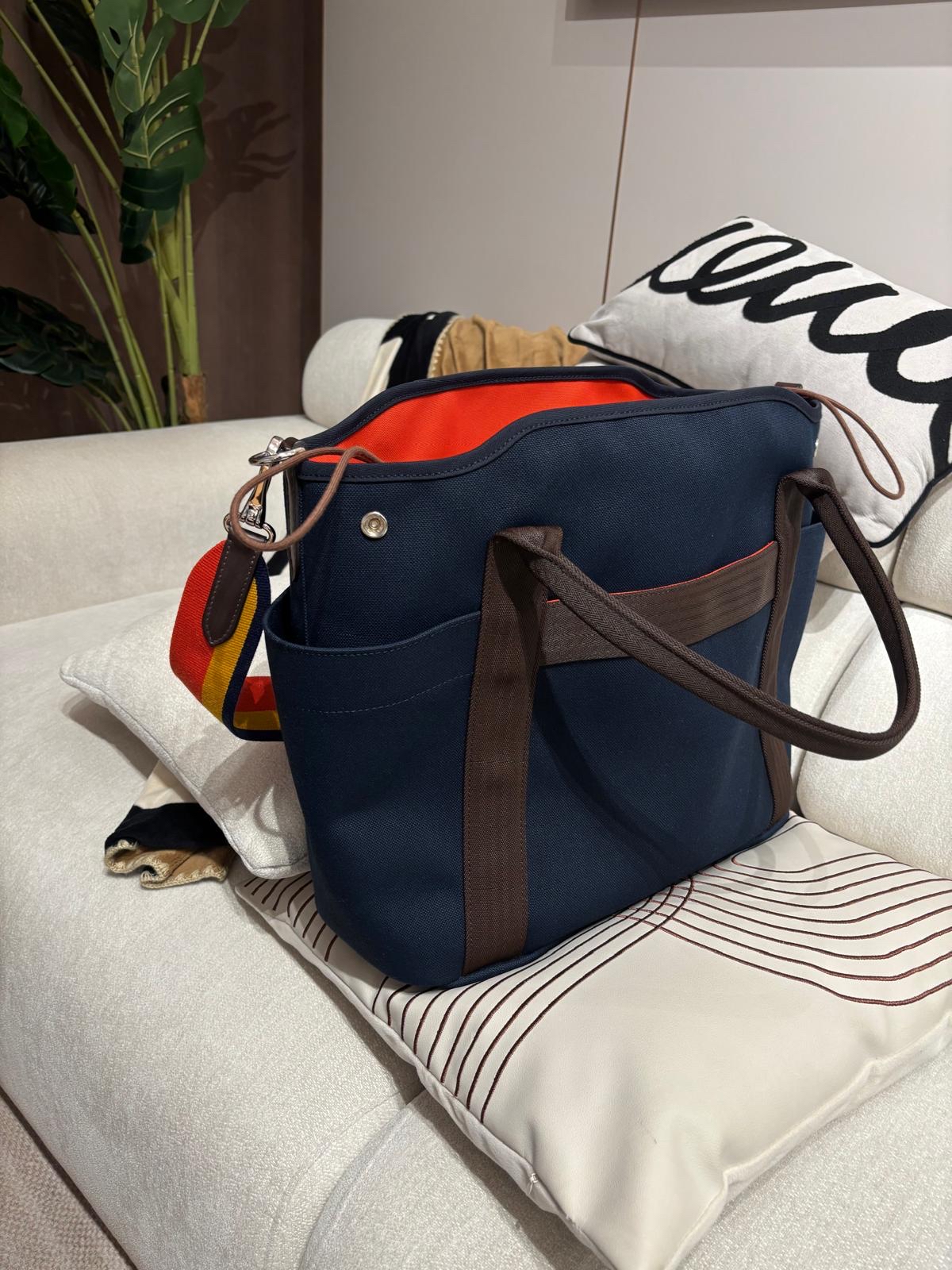HERMES Grooming tote bag Stamp C shoulder bag Navy 100%Authentic,98%new✅strap✅dust bag  