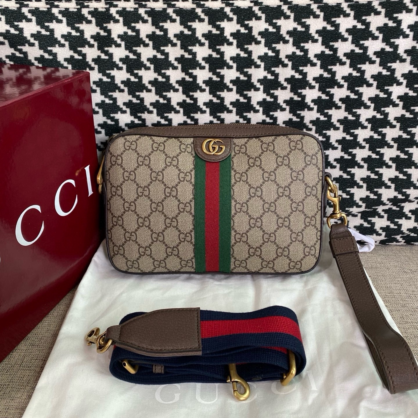 【預訂貨品】Gucci老花相機包