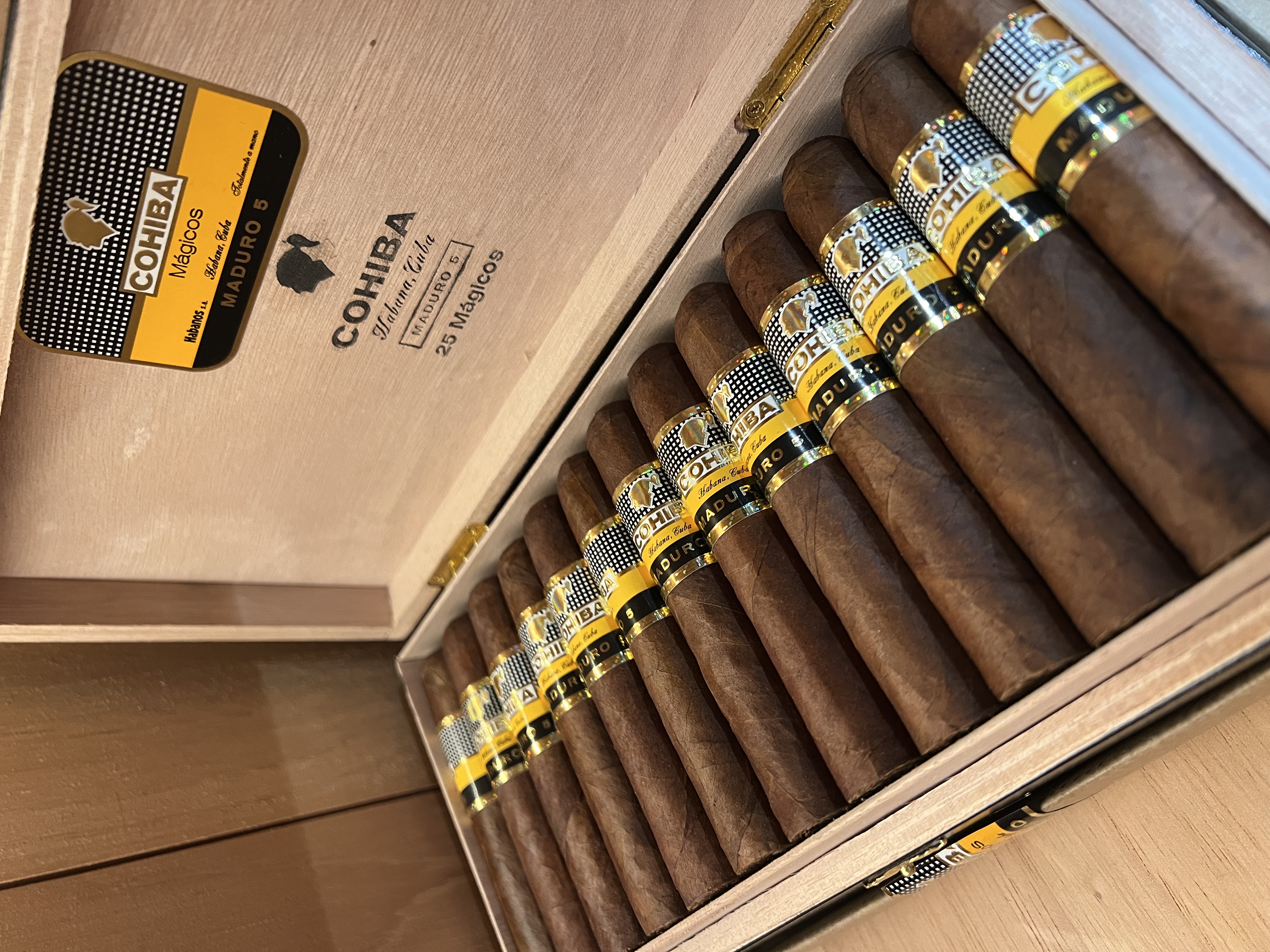 COHIBA高希霸魔術師（單支支） 