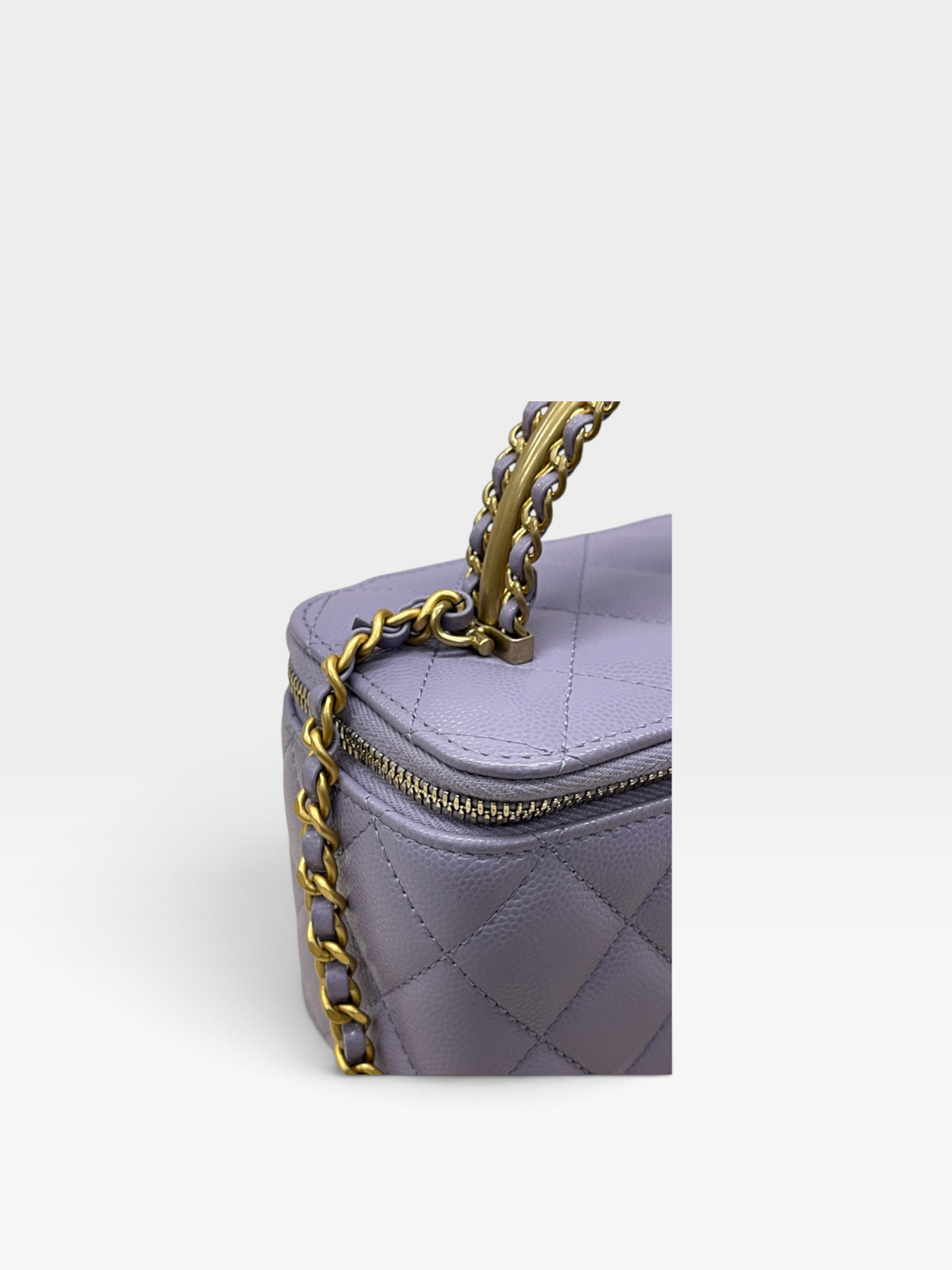 Pre-Owned CHANEL Clutch With Chain / Product Code: 091005
