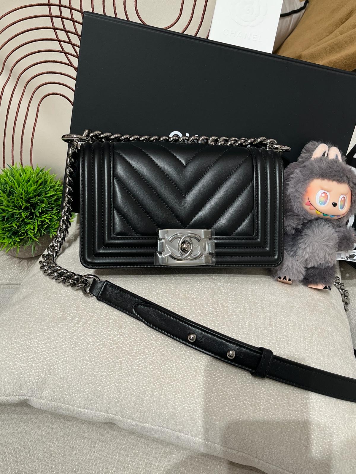Chanel Boy small 20cm A67085 黑色牛皮亮面銀扣  100%Authentic,100%new全新貨品 ✅專門店收據✅晶片✅塵袋✅box