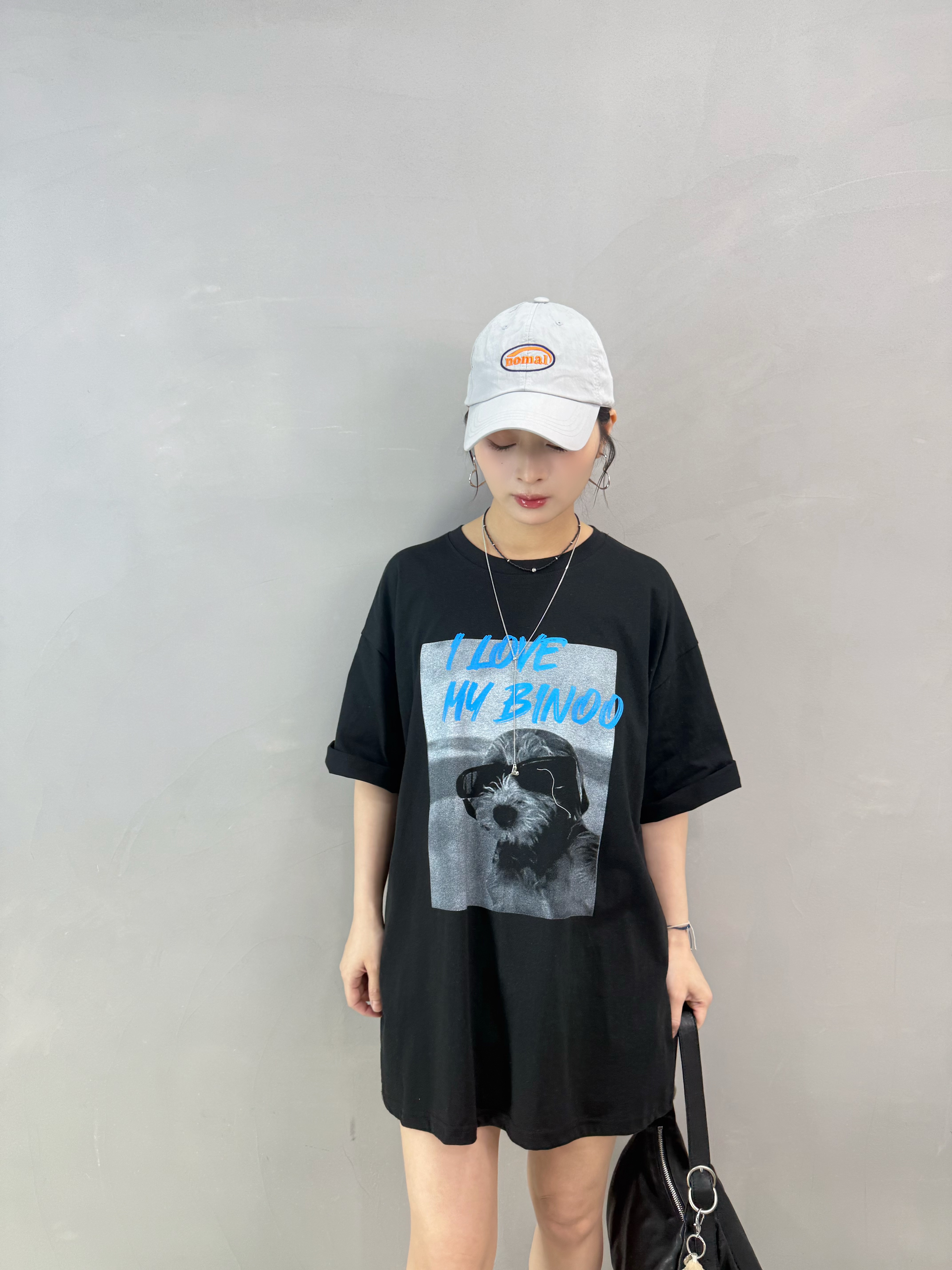 R79 黑超狗仔Tee
