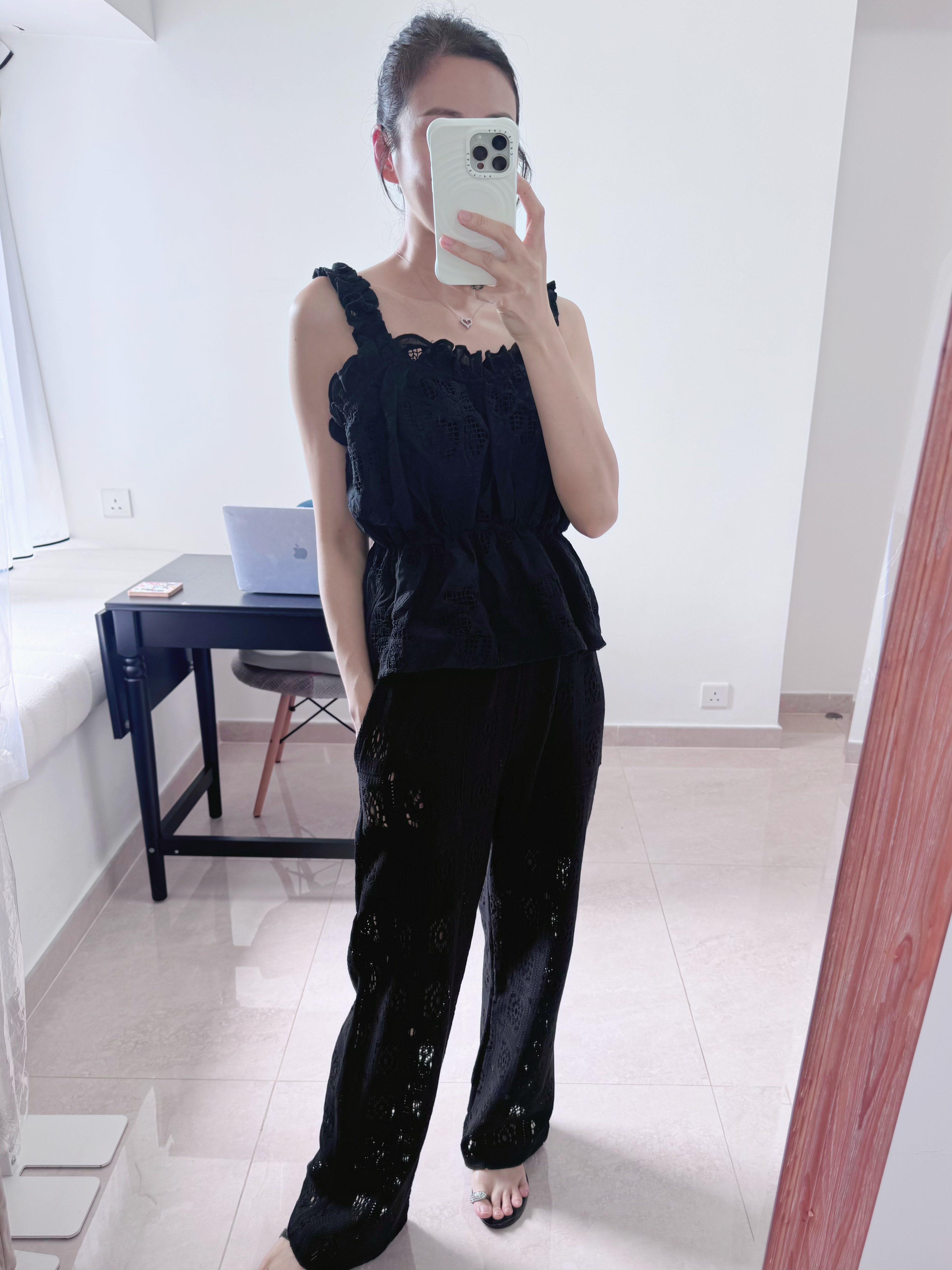 Lovely embroidered lace top (Black)
