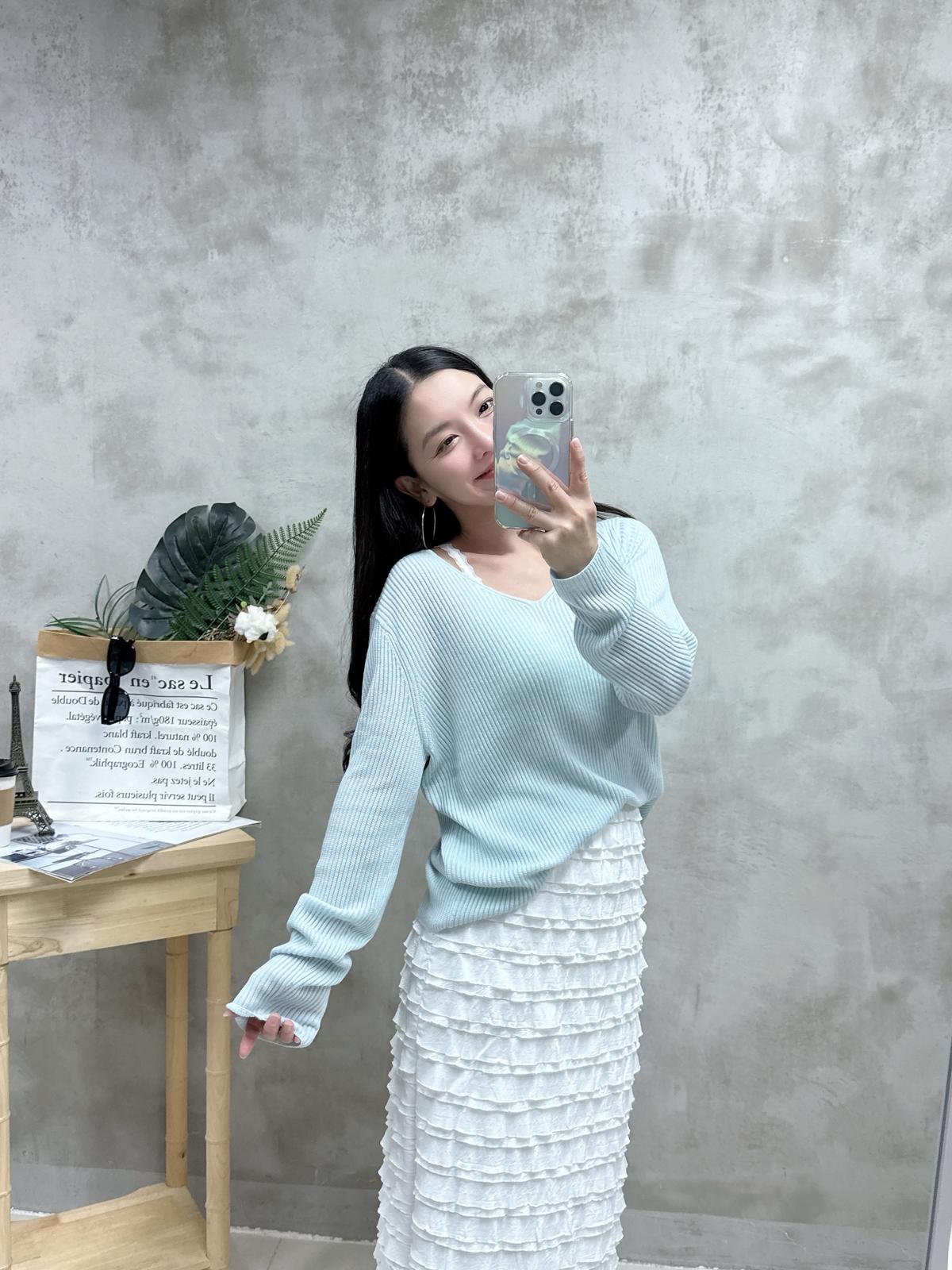 H11 V領百搭線Top