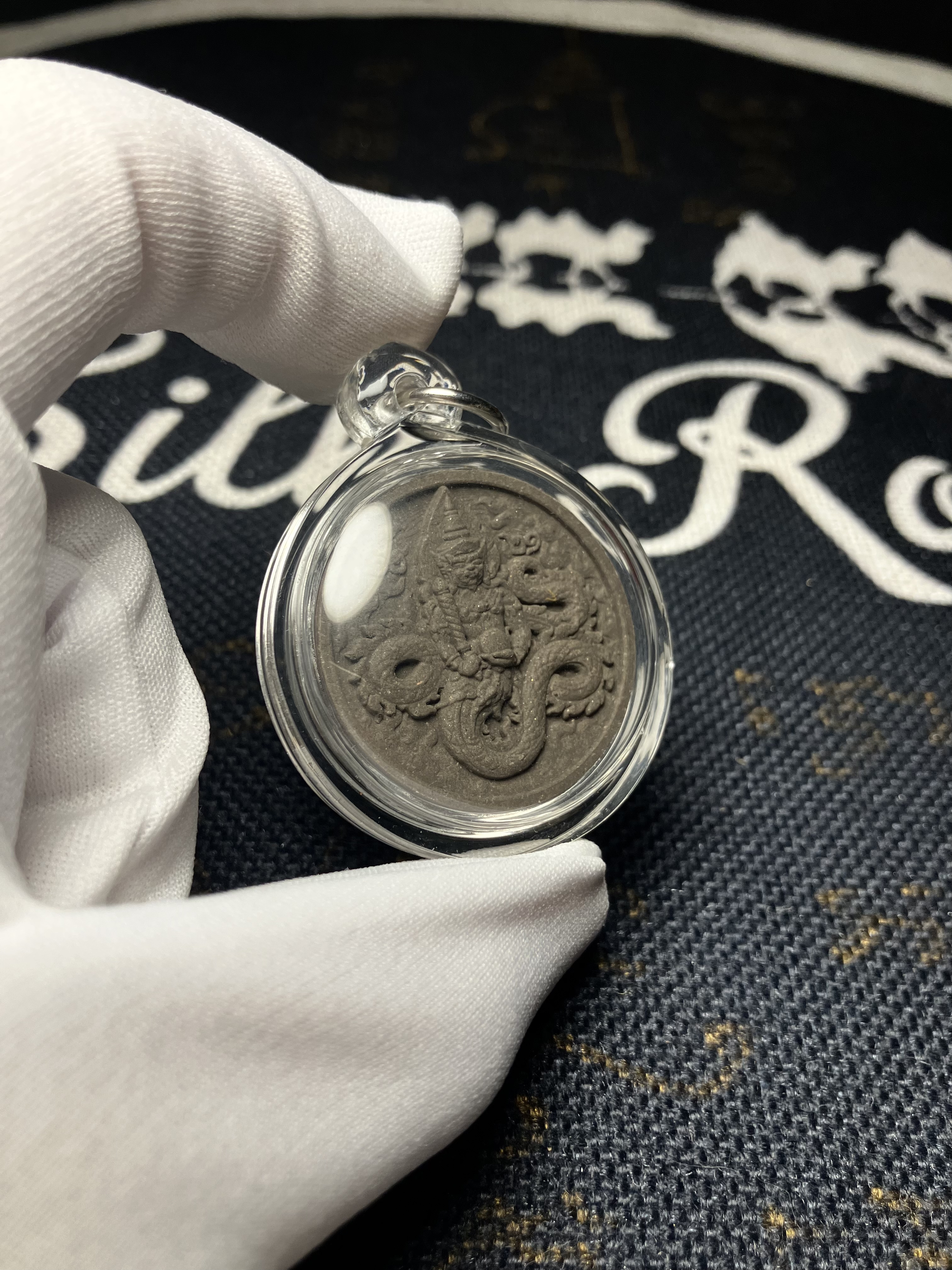 龍婆壯  佛曆2558  拉胡天神賜予財富  純銀符管版本｜附原裝廟盒｜光學級高透防水殼