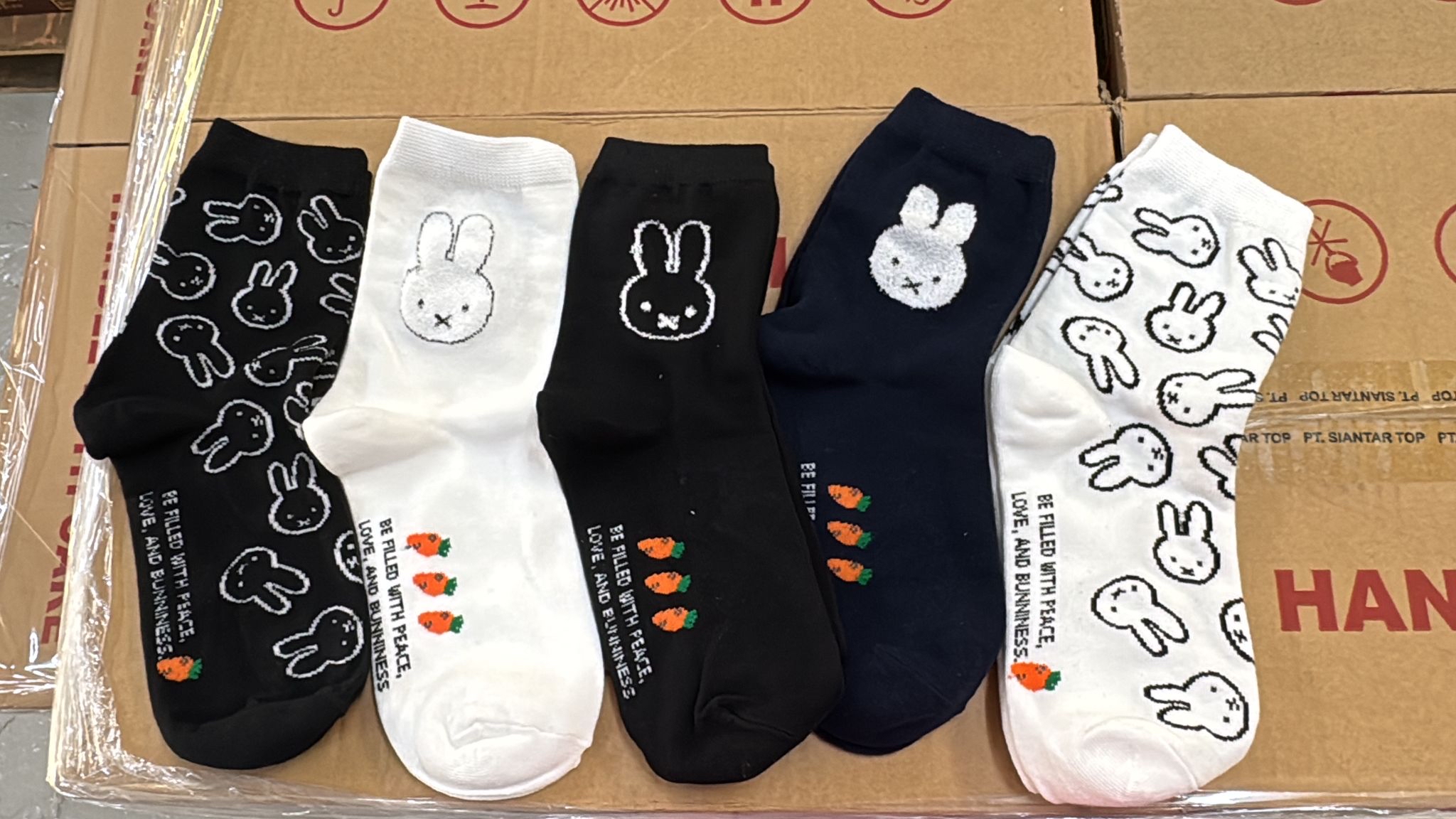 日本🇯🇵直送@限時預購🔛人氣可愛Miffy 立體兔兔純棉襪(一套5對各一) 