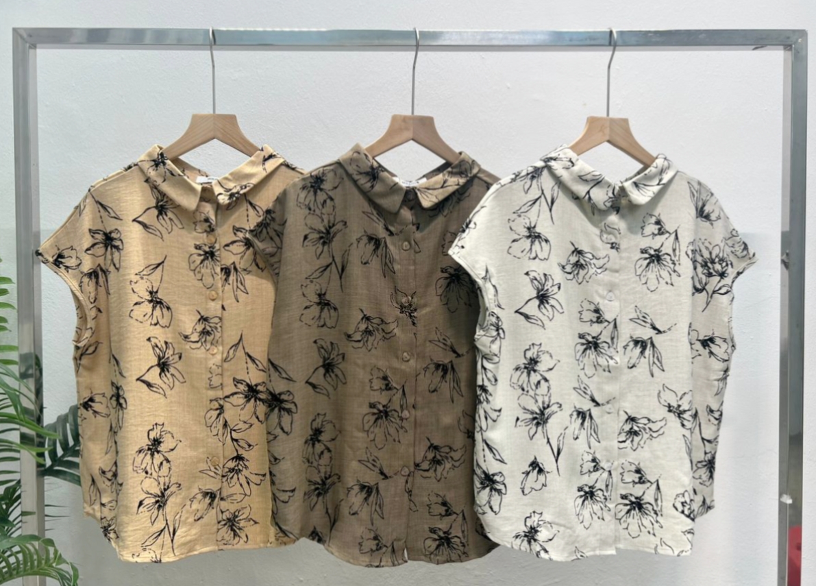 H132 Embroidery Collar Button Blouse