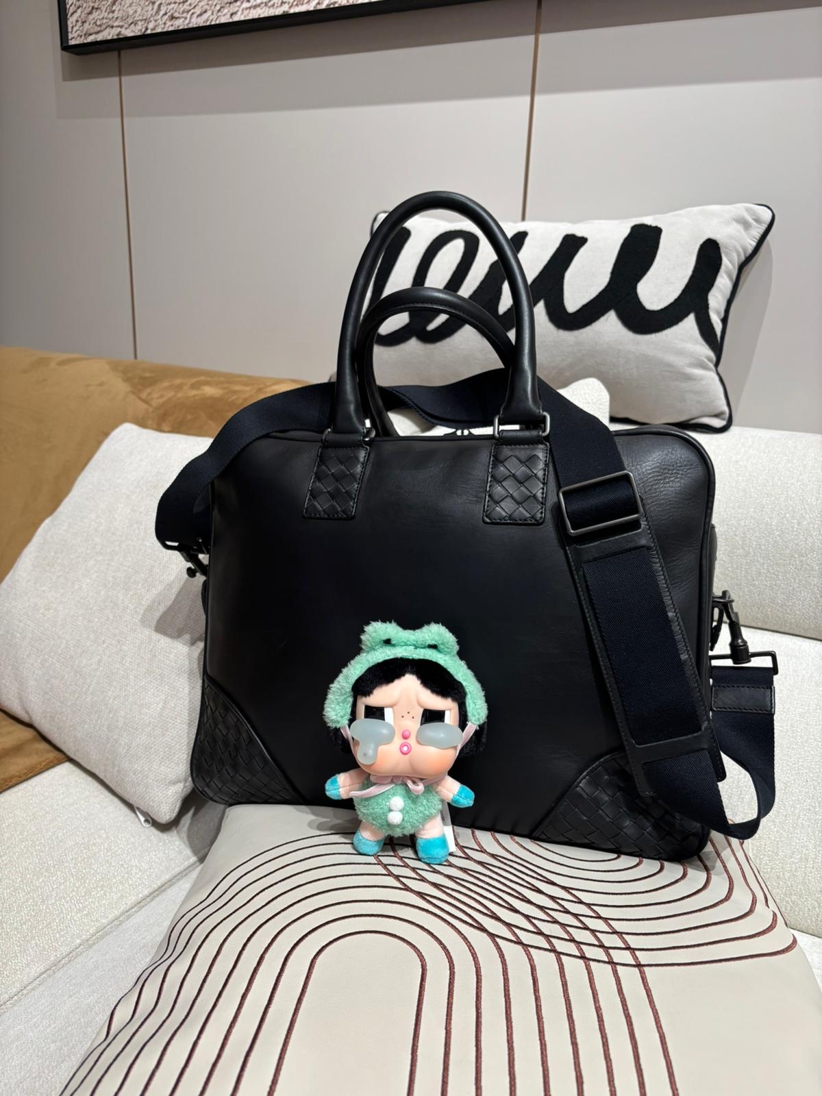 Bottega Veneta BV Black Intrecciato Leather Briefcase Bag 100%Authentic, 90%New ✅Dust bag