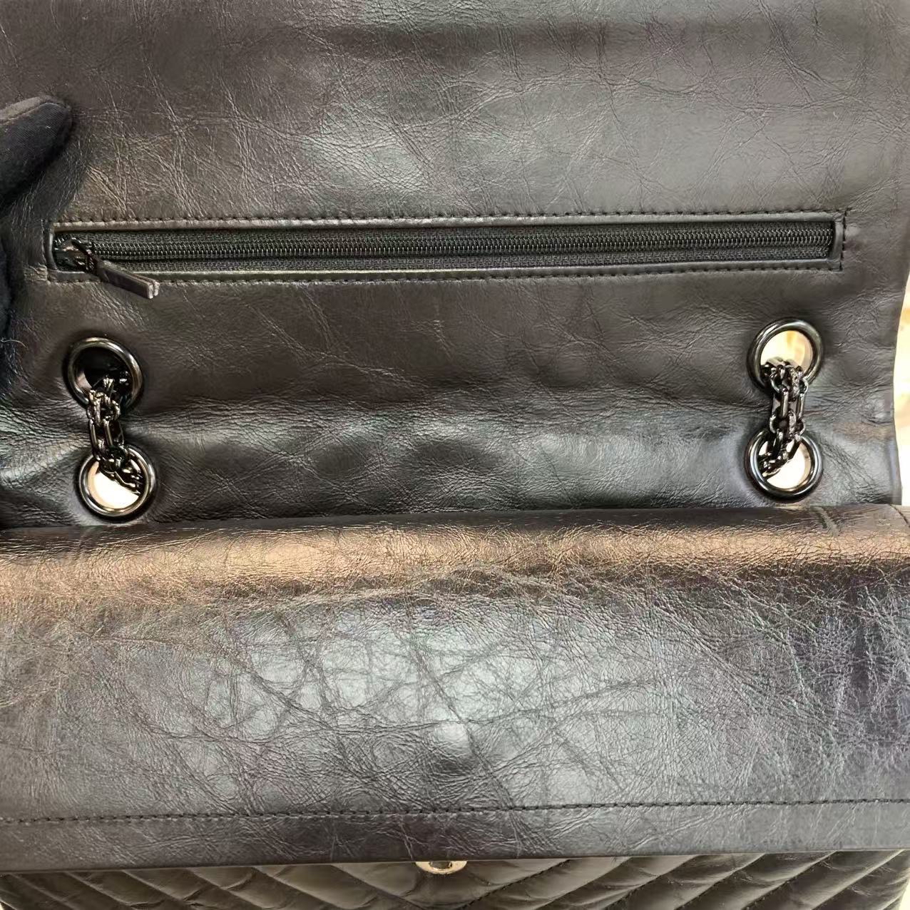 Chanel 香奈兒2.55中號 So Black 全黑牛皮 做舊風V紋 經典款鏈條斜挎包