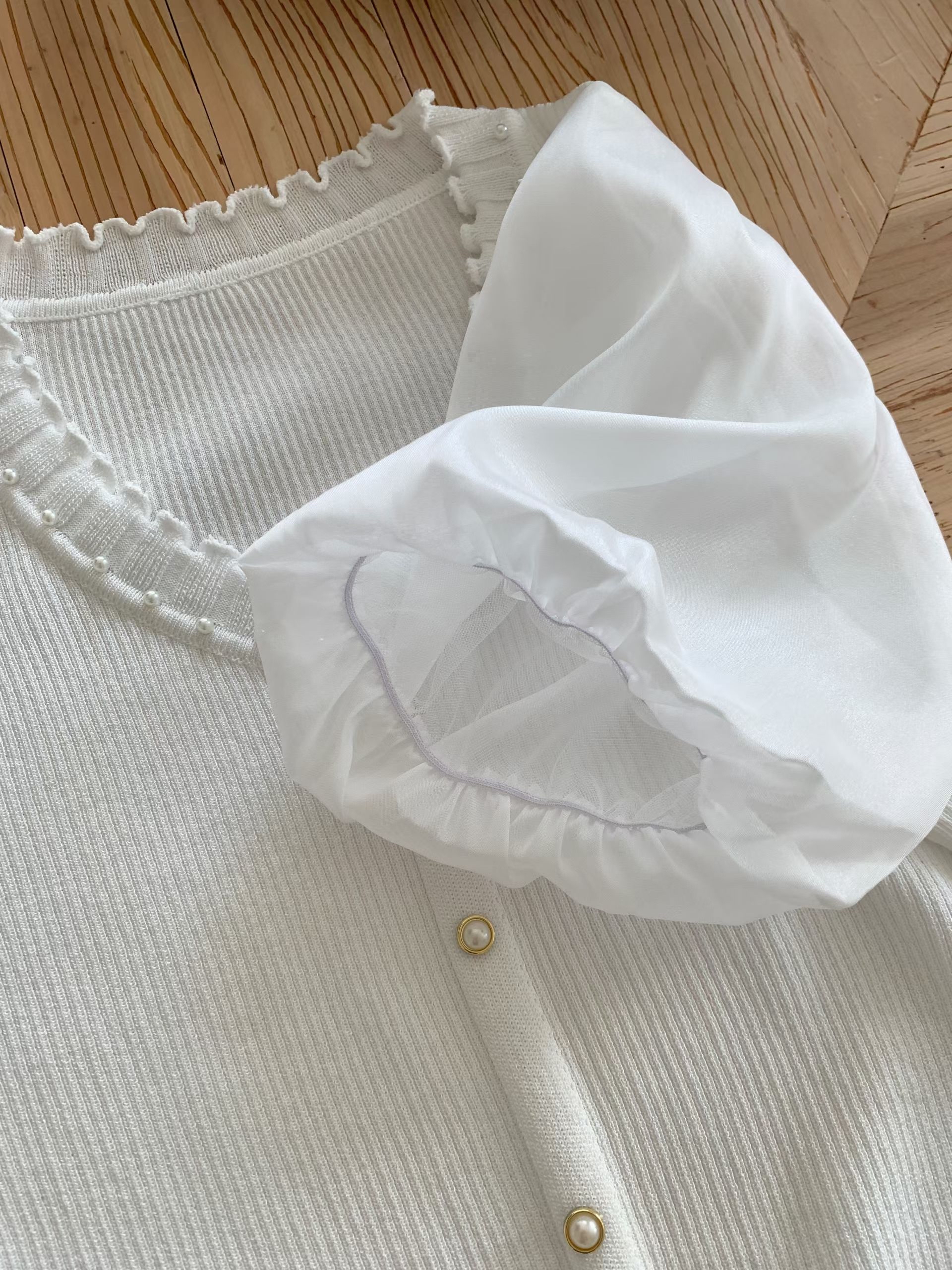 CT15 優雅珍珠紗澎袖針織top