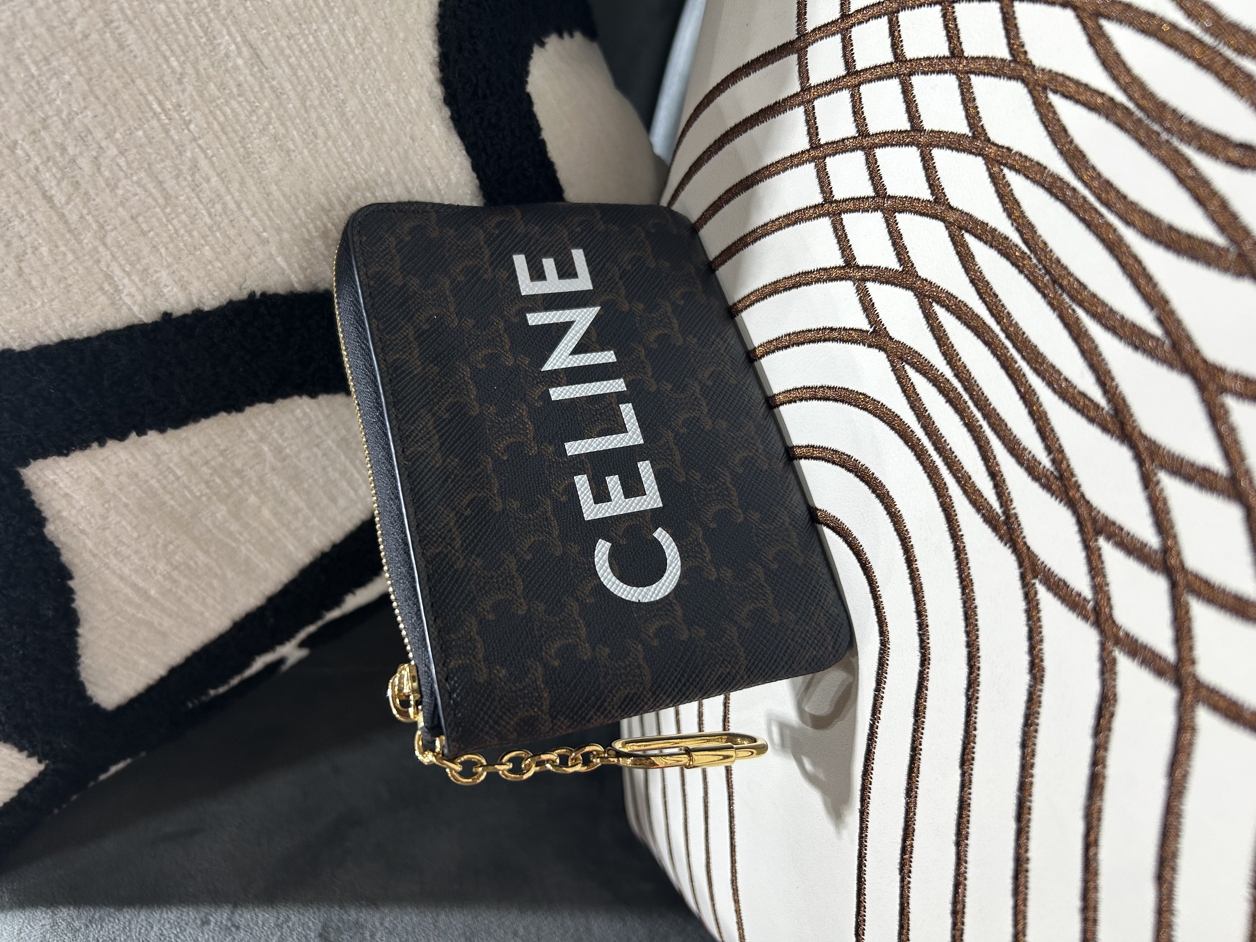 Celine Triomphe coins bag zip wallet 100%Authentic ,95%new