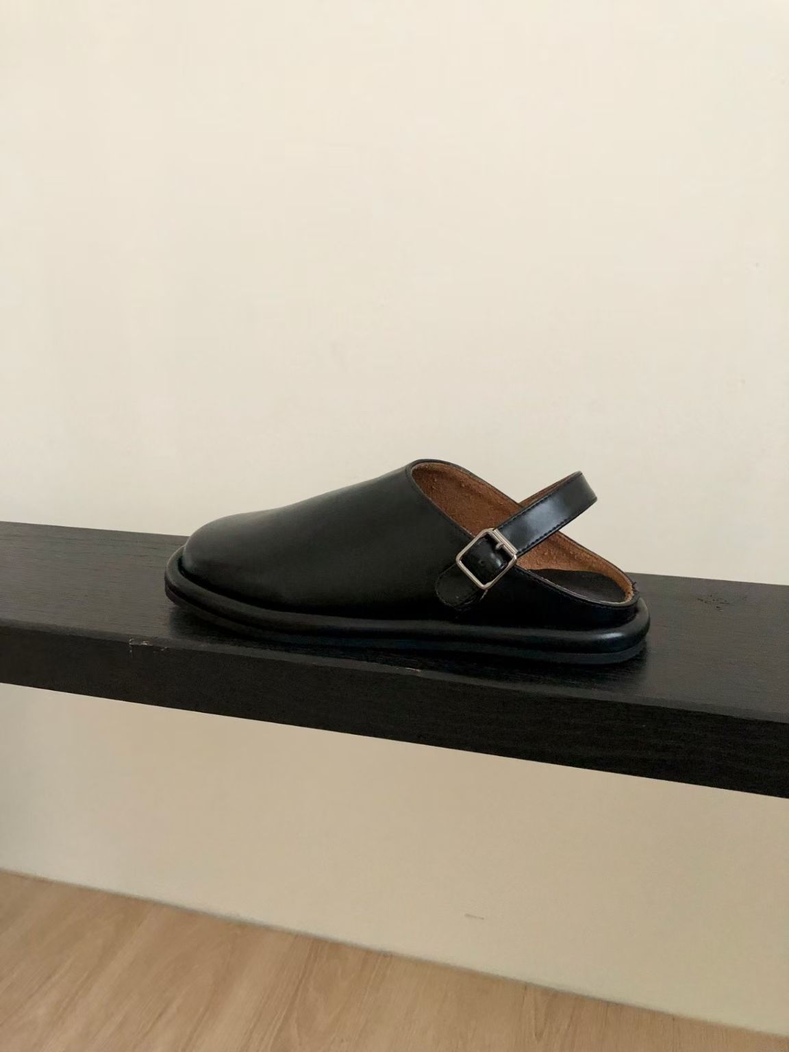 Clog belt shoes