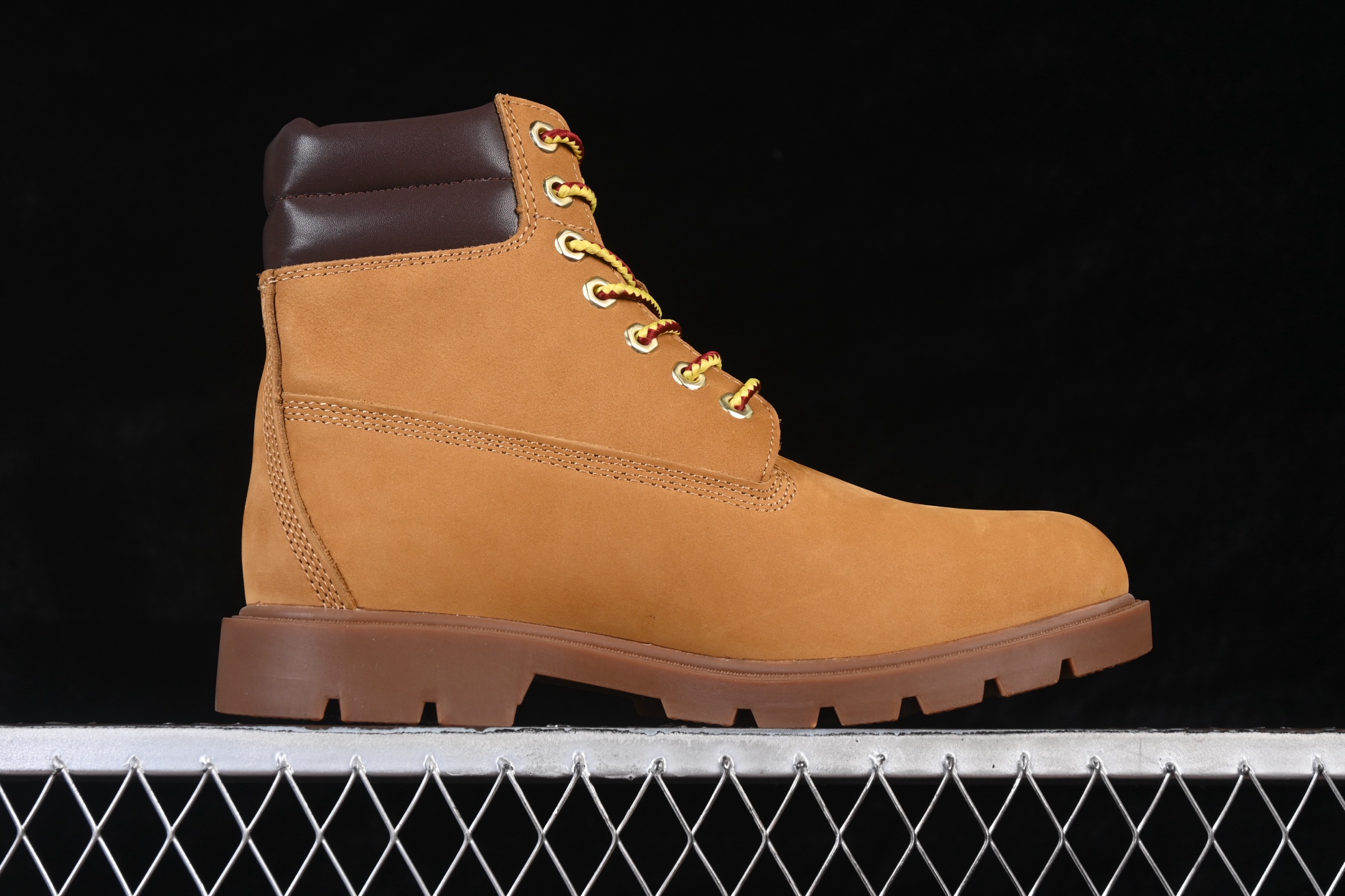 Timberland Men's Classic 6-Inch Lace-Up Boot