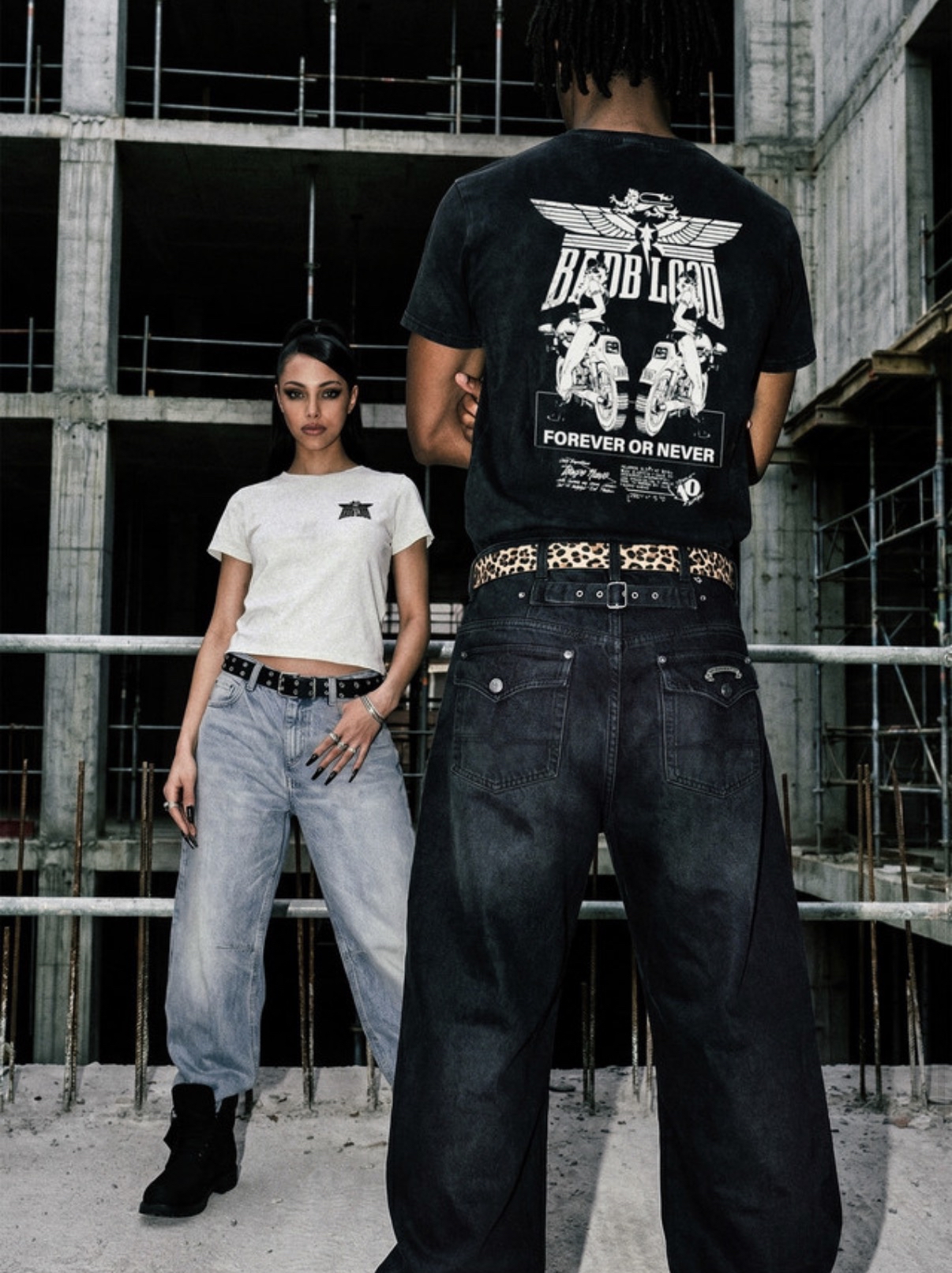 BADBLOOD新款 [w-pts26-096] 0521 Cinch-Back Semi Curved Pants - Black Denim