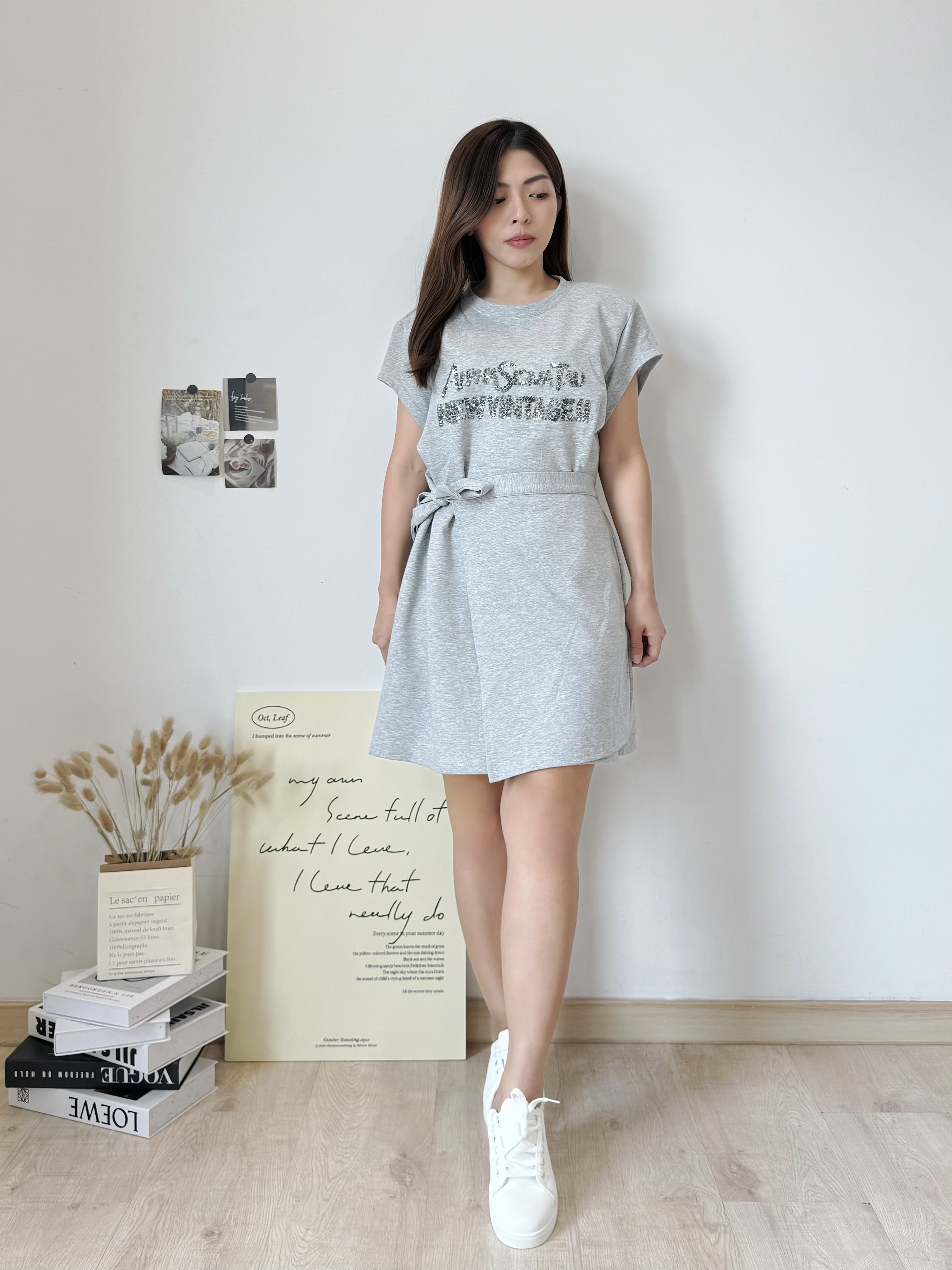 Avery Sequin Logo Tie A-line Dress 韩系亮片字母A字系带连衣裙 ( 2 colours )