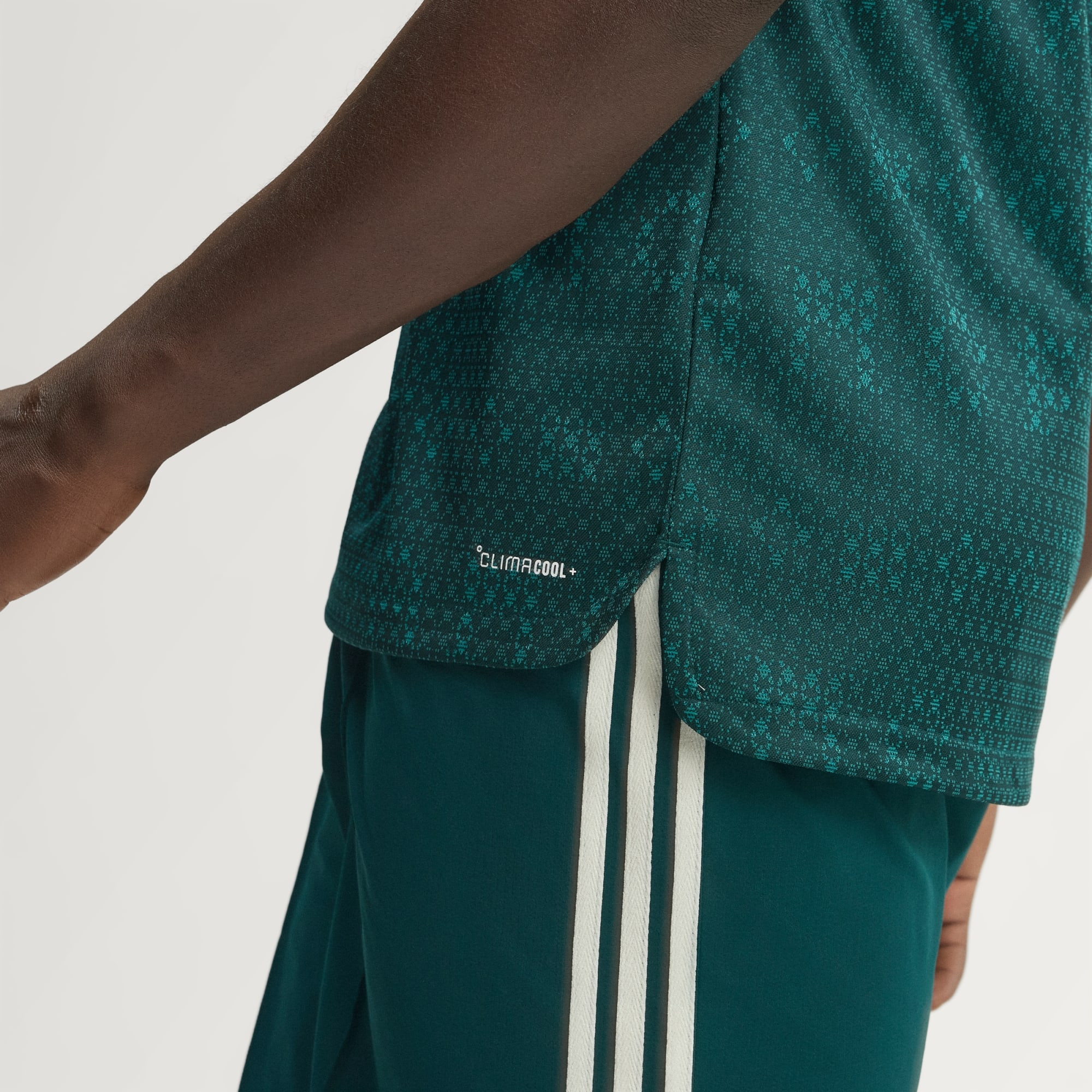 💚典雅的暗綠色調 Adidas Real Madrid 皇家馬德里 2026-27 作客球員版球衣 (可加印字章) JZ7219