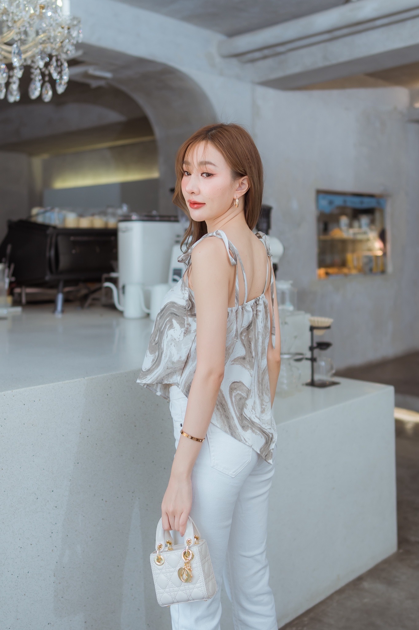 26🇹🇭新款預訂 三角大理石綁帶TOP