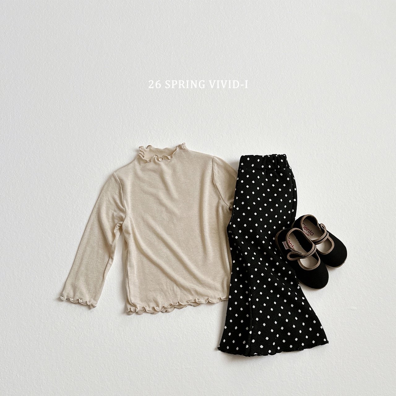 🌸預訂 韓國直送🌸🇰🇷VIVIDI三色輕薄花邊打底長袖上衣