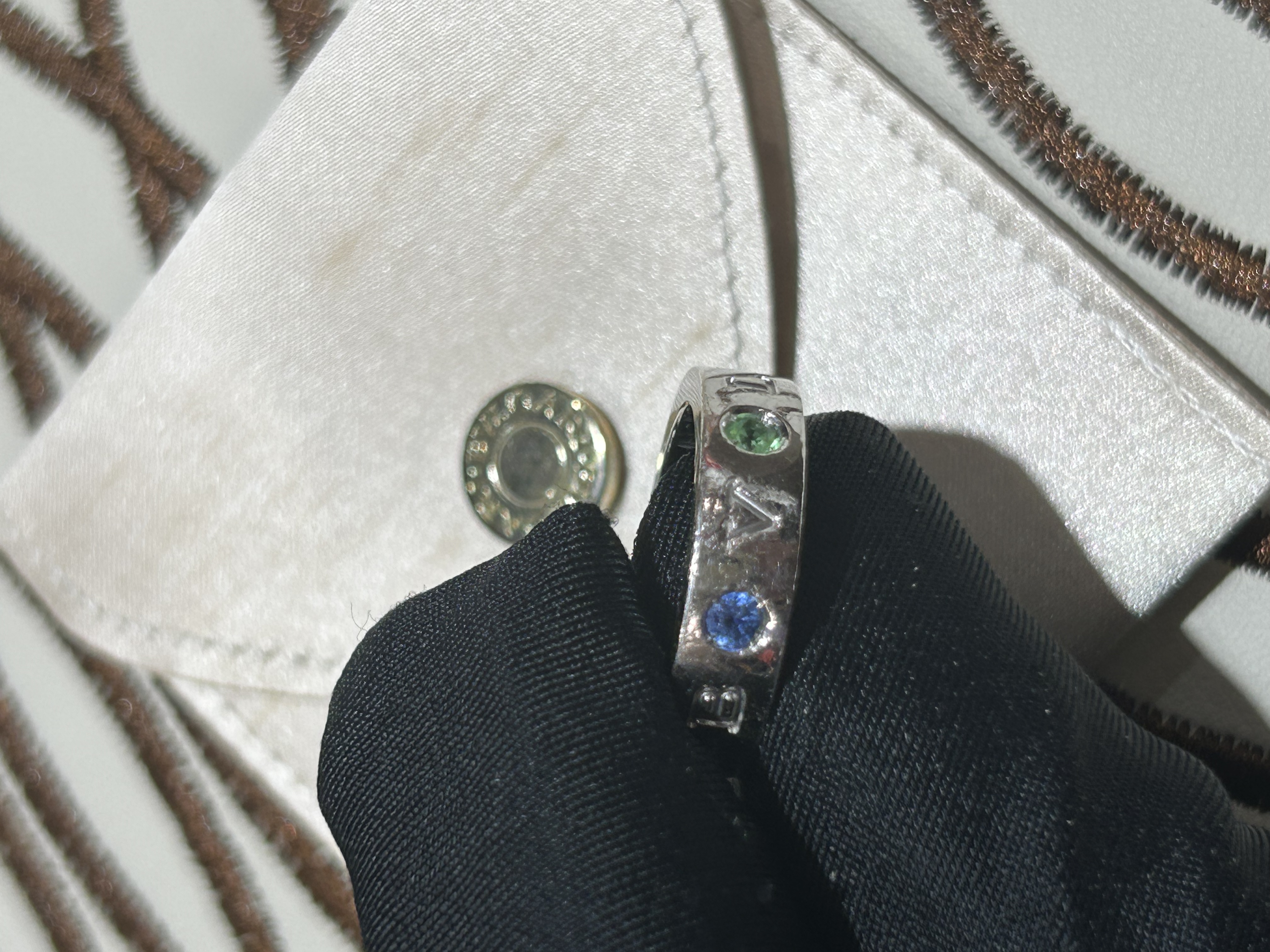 Bvlgari 18K白金戒指，镶嵌藍寶石和沙弗莱石 100%Authentic, 98%New ✅證書✅Dust bag