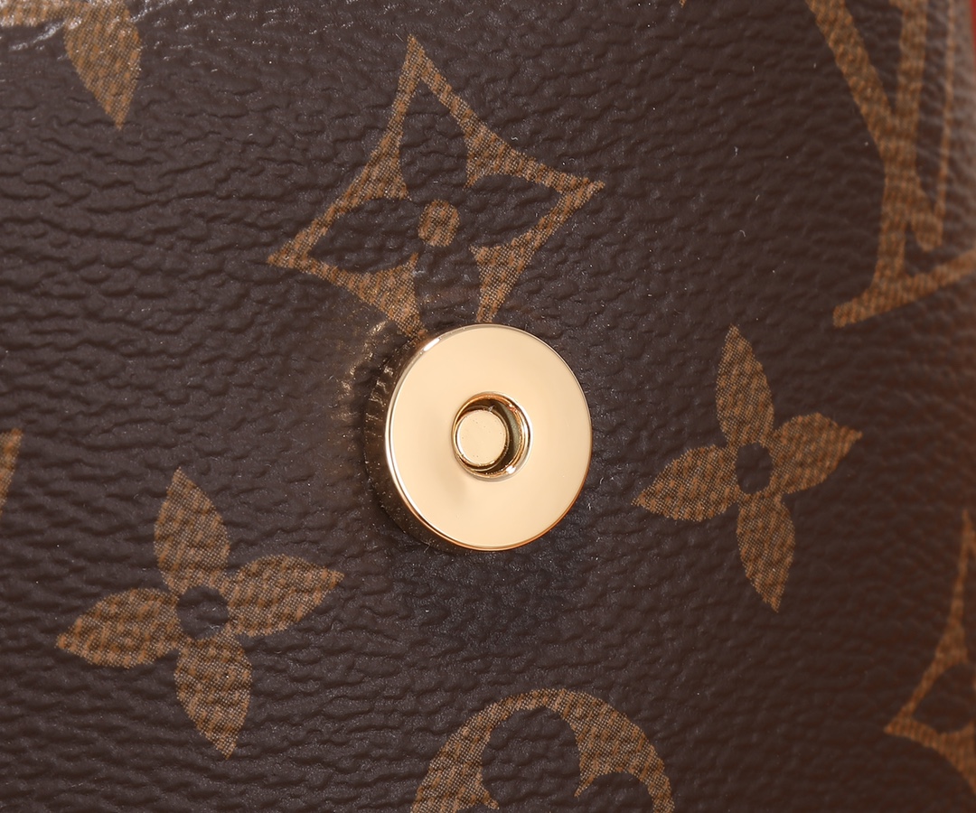 Louis Vuitton Fold Me Pouch