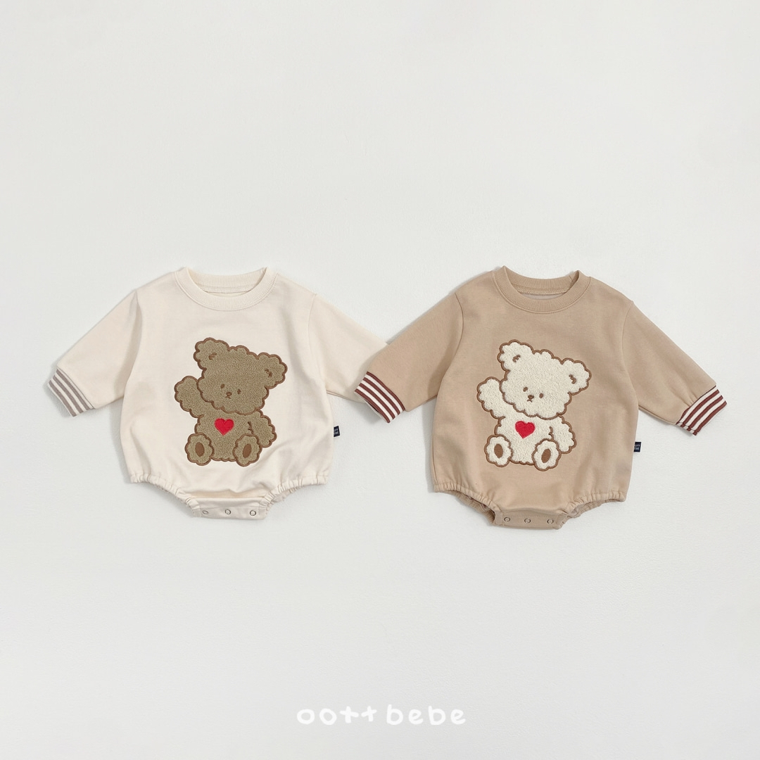🌸預訂 韓國直送🌸🇰🇷OOTTBEBE兩色大熊仔毛毛貼花長袖包屁衣