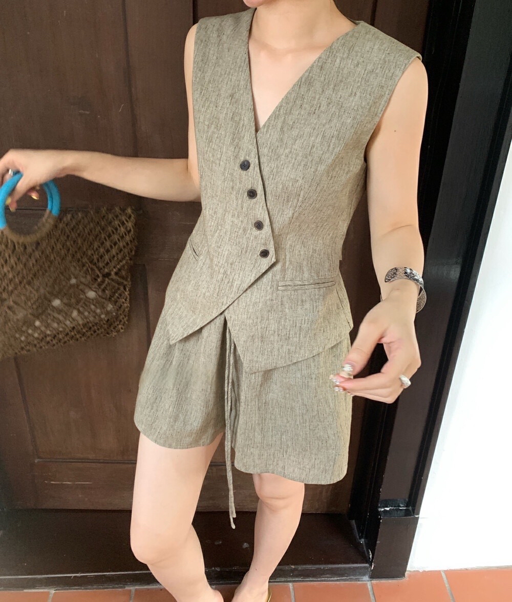 Celeste Vest Top + Short set 法式简约设计马甲上衣+抽绳短裤套装 （3 colours）