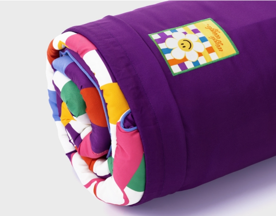 🌈 Wiggle Wiggle Padded Blanket – Rainbow Smile Check