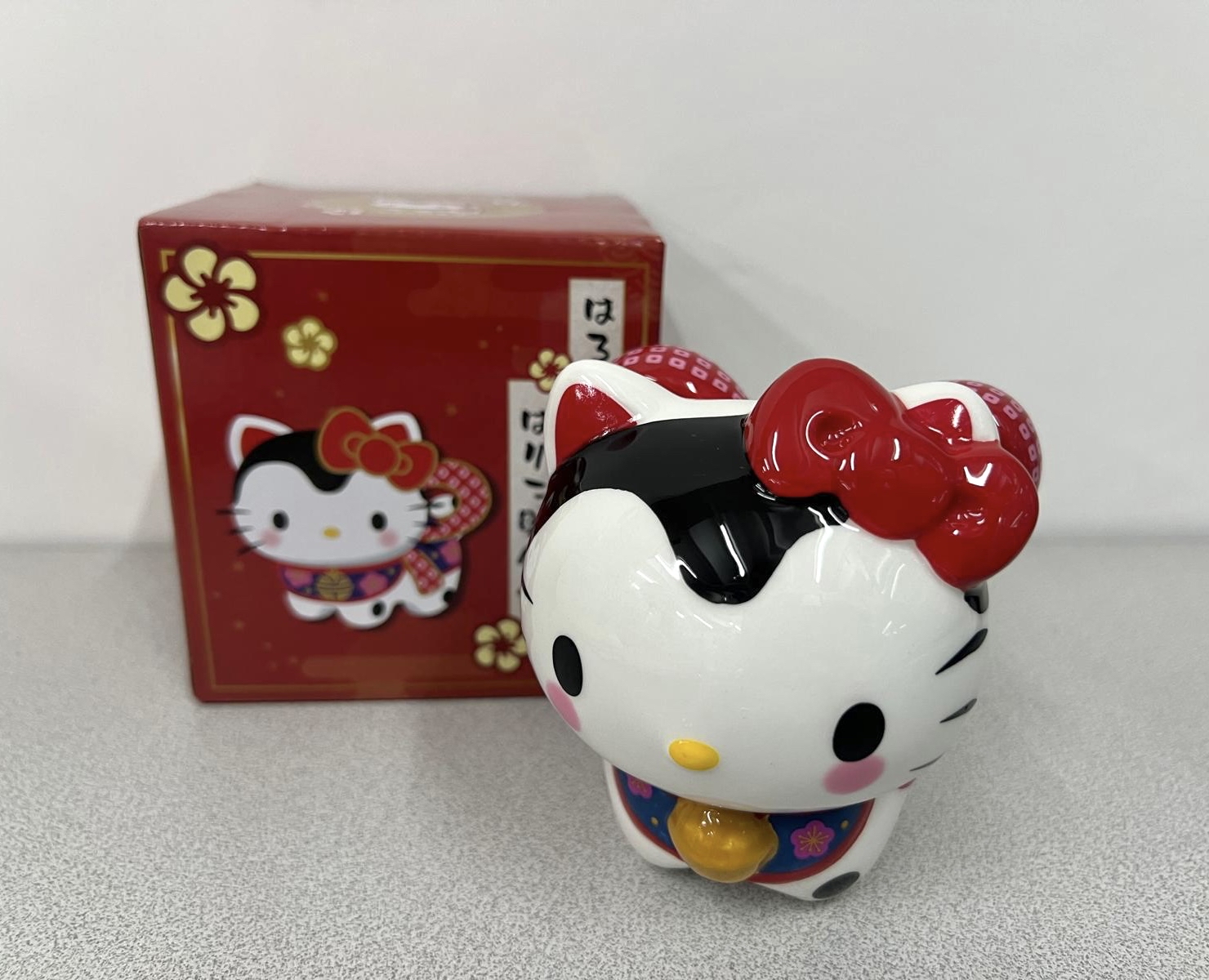 🎌日本直送🎌Hello Kitty「張子犬（はりこ犬）」造型陶瓷存錢筒