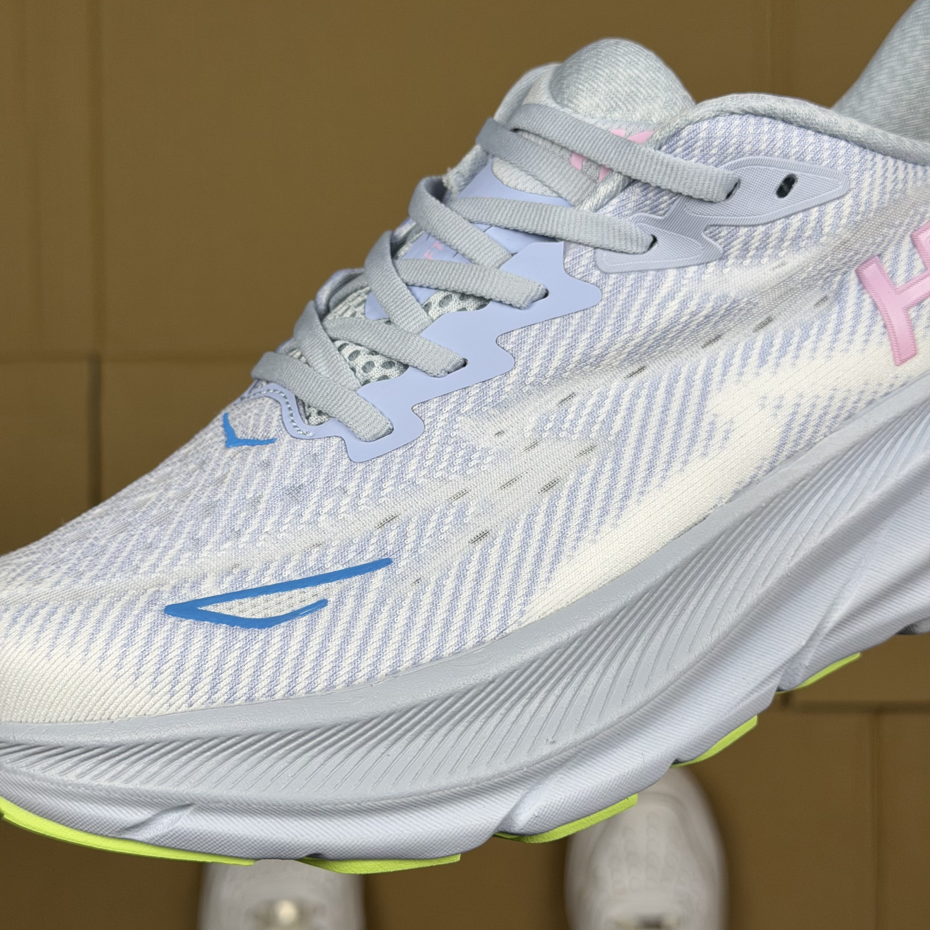 Hoka Clifton 9