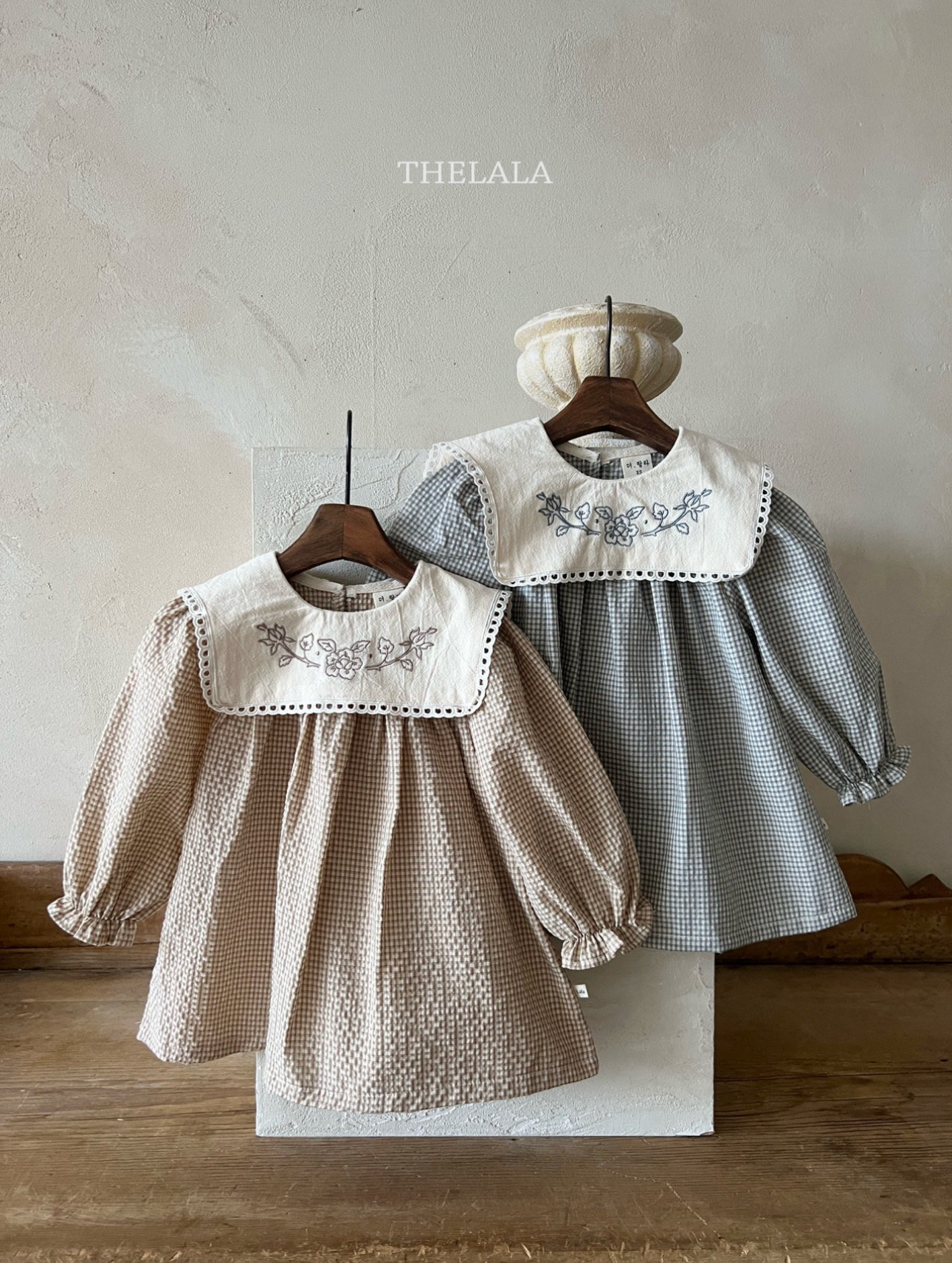 🌸預訂 韓國直送🌸🇰🇷THELALA兩色花卉刺繡方形翻領格紋長袖連身裙