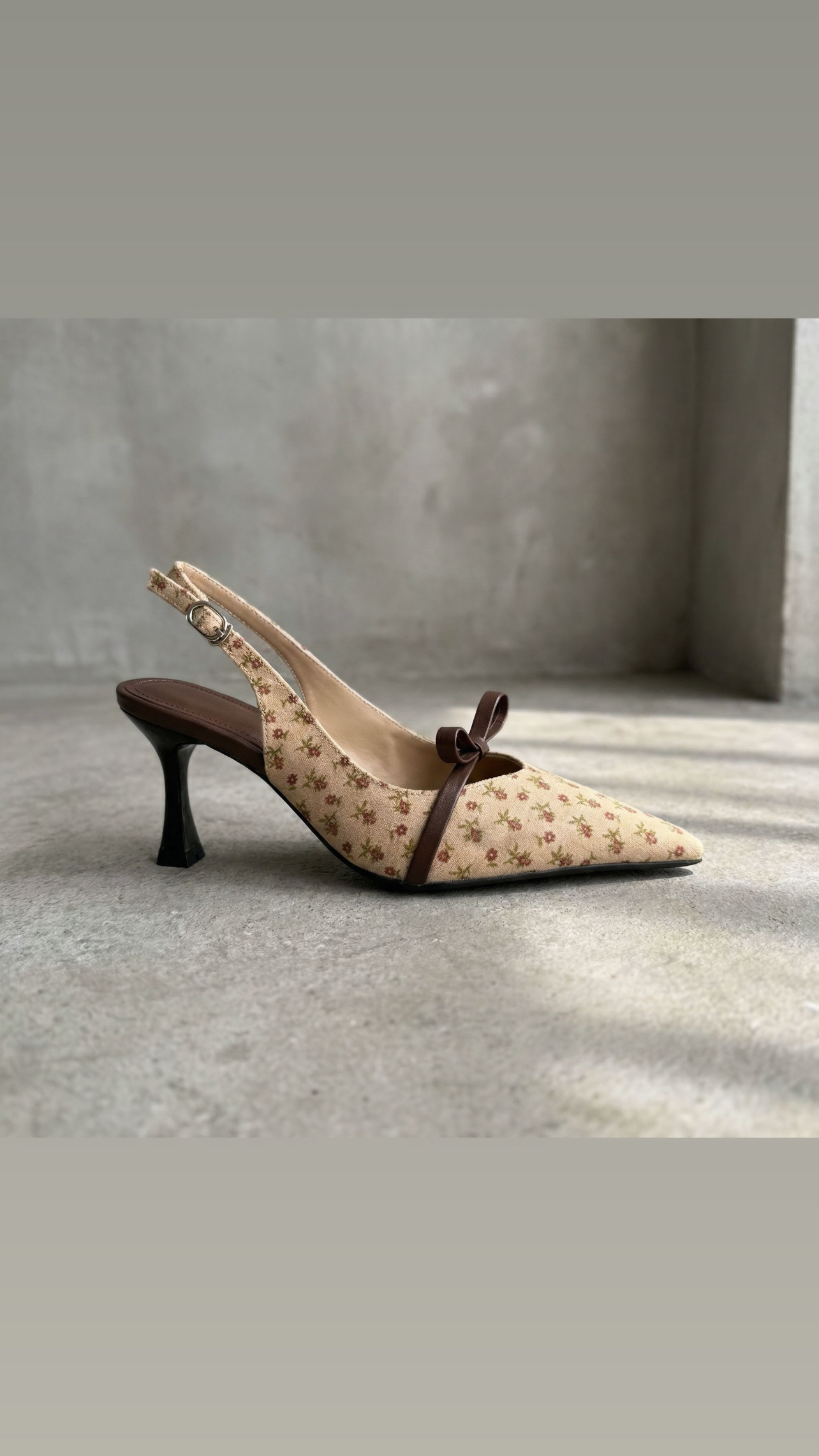 復古花卉印花露跟