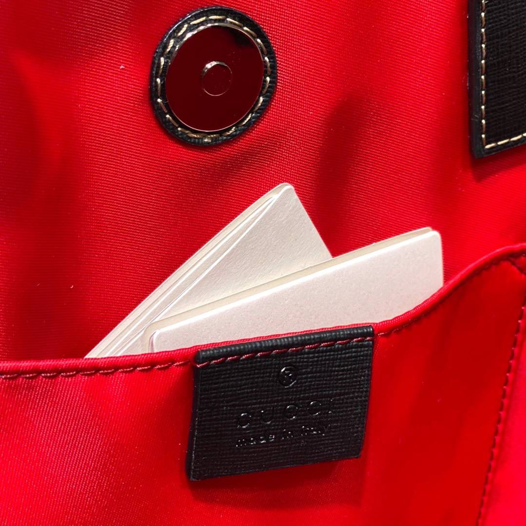 🔥大货实拍 𝙂𝙪𝙘𝙘𝙞 儿童包 小瓢虫系列 型号：664083 尺寸：28.5*25*11cm