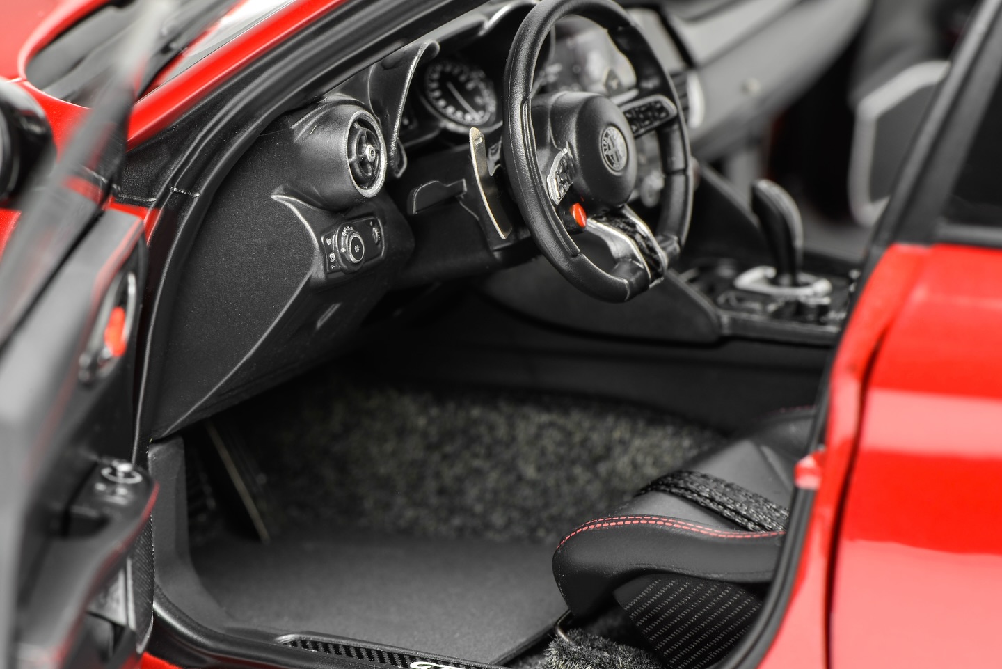 *READY STOCK MOTORHELIX 1/18 Alfa Romeo Giulia GTAm Diecast model Red Italy Livery #69