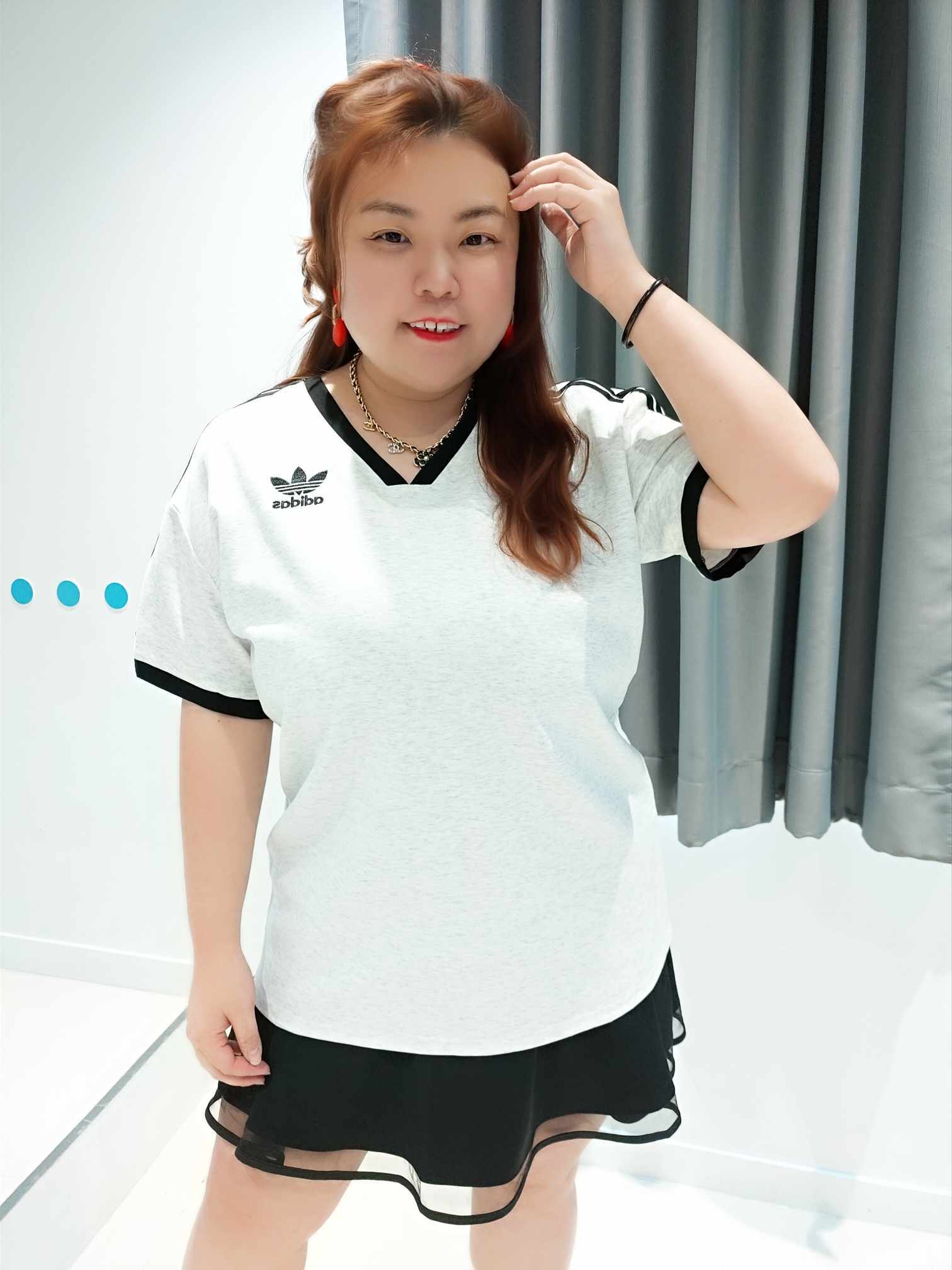 YCA06 25152 ADS拼色边V领大T