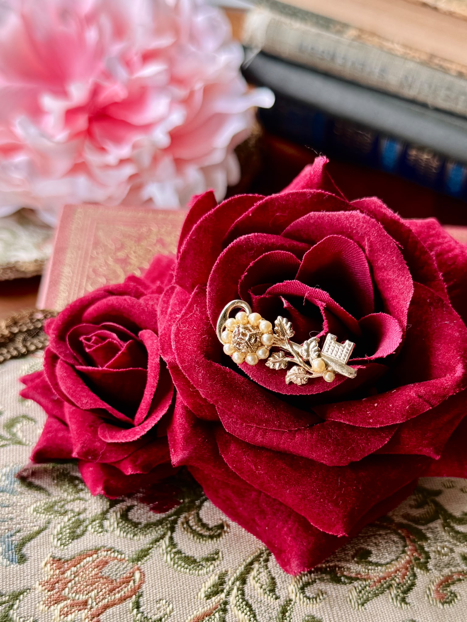 Vintage C.a. 1960s Romantic Rose Key Brooch/Dainty Brooch(MT2636)