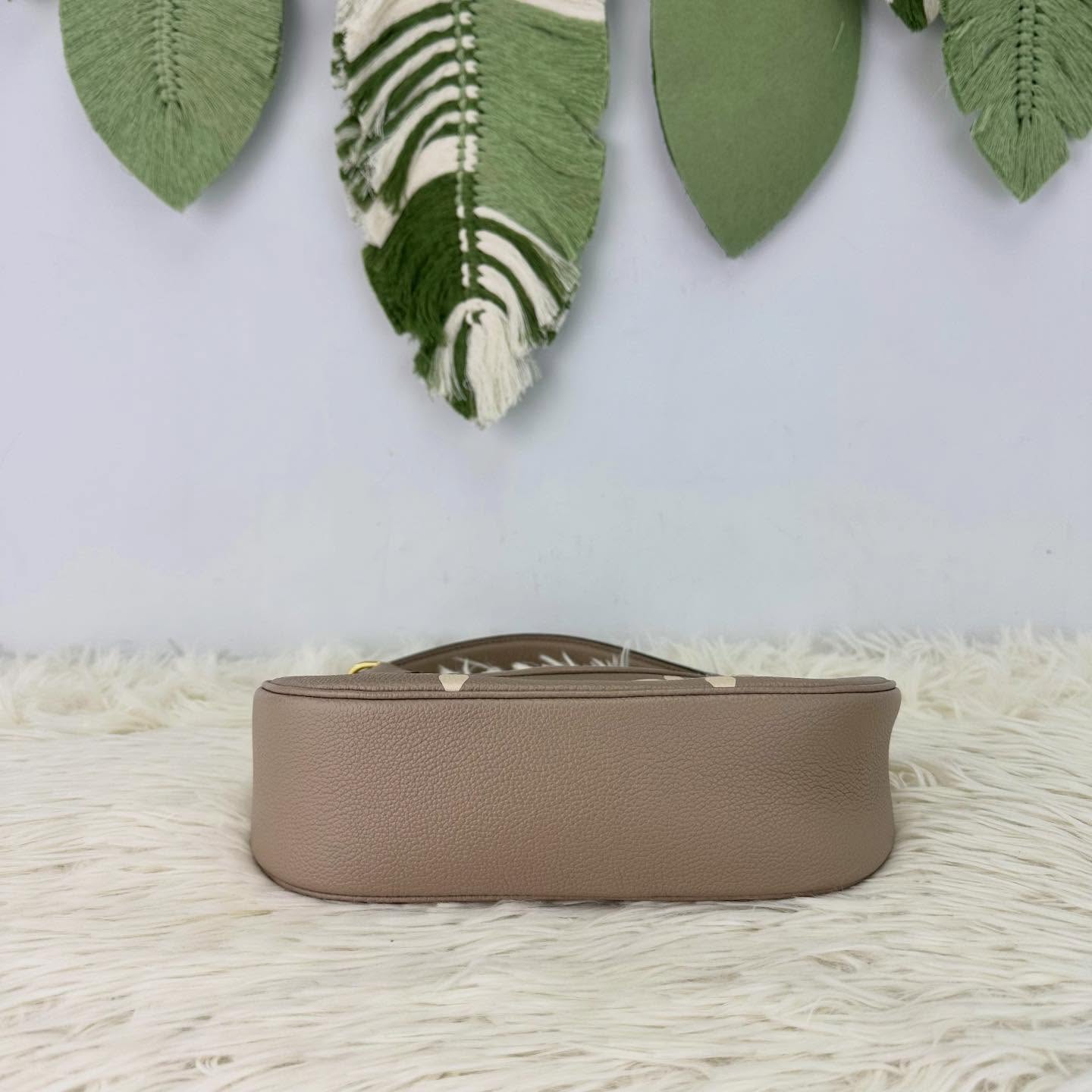 LV 🤍PRE OWNED Bagatelle 大象灰真皮HOBO牛角包 晶片款🤎